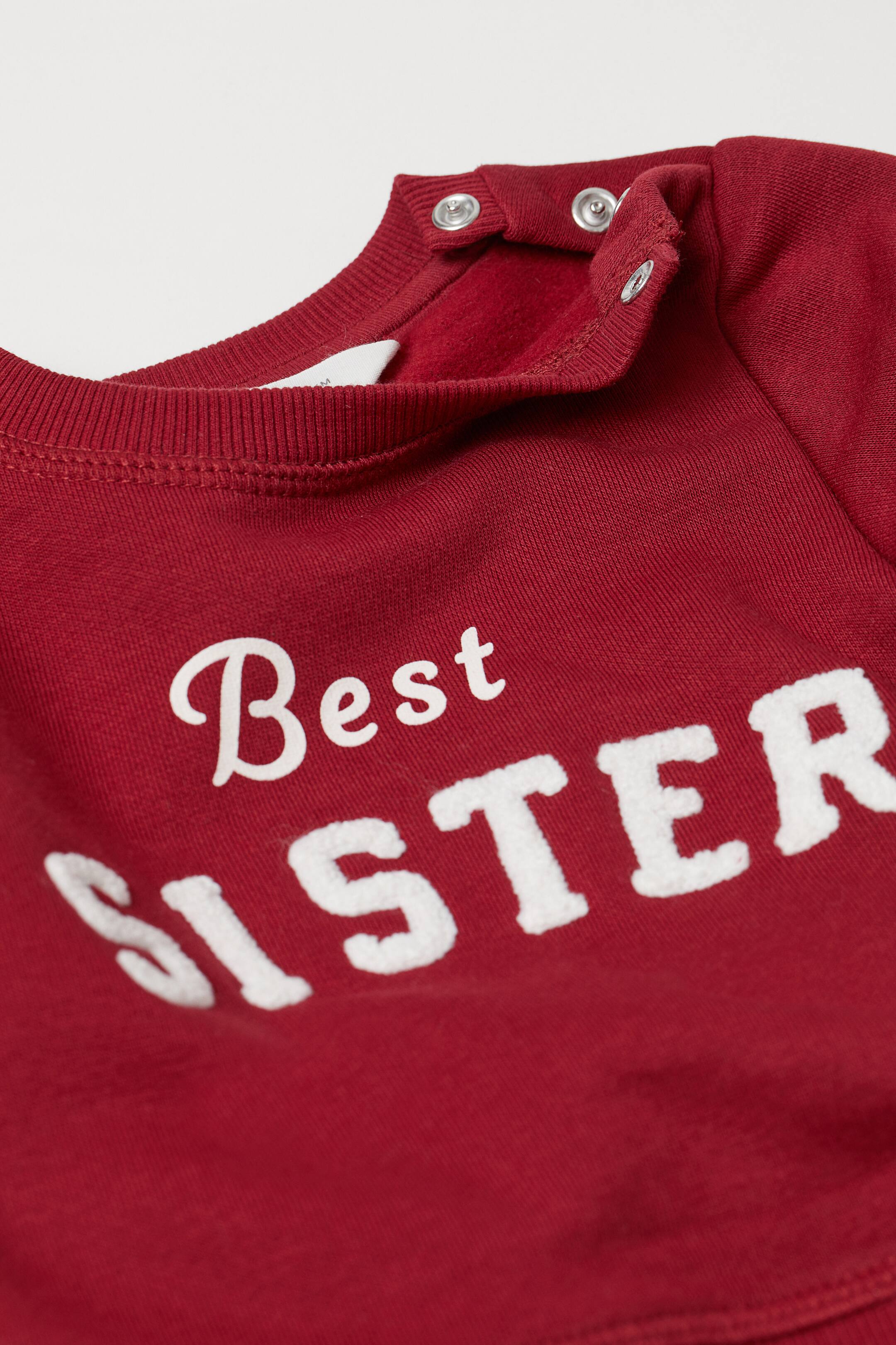 Nagyobb kép megtekintése: Testvérfelső - Sötétpiros/Best Sister - GYEREK | H&M HU 2