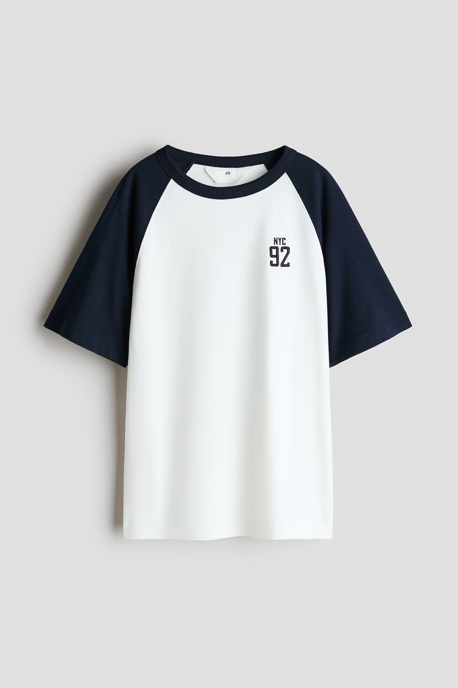 Playera con mangas ranglan - 1