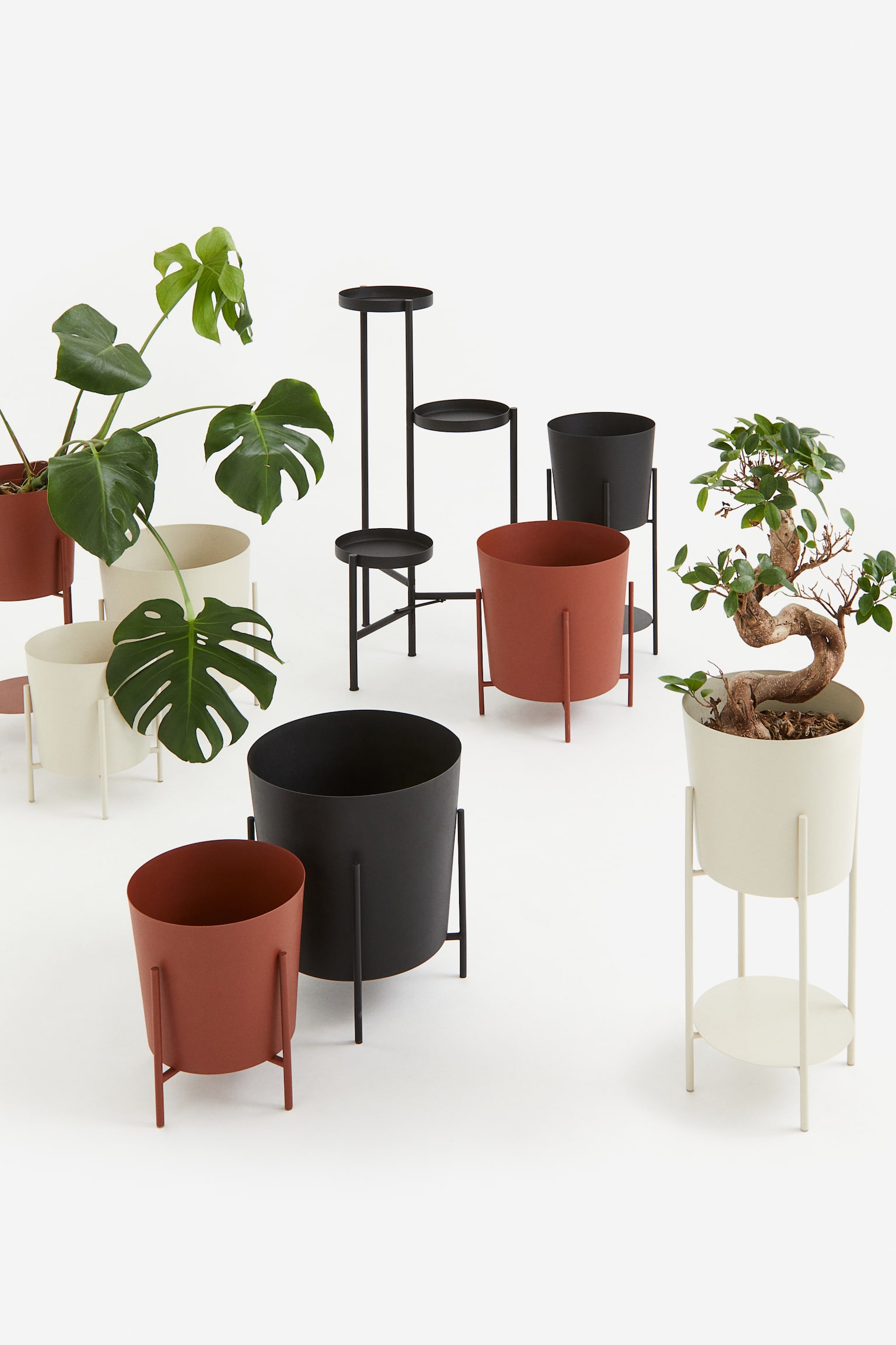 Extra-large plant pot on a pedestal - Black - 5