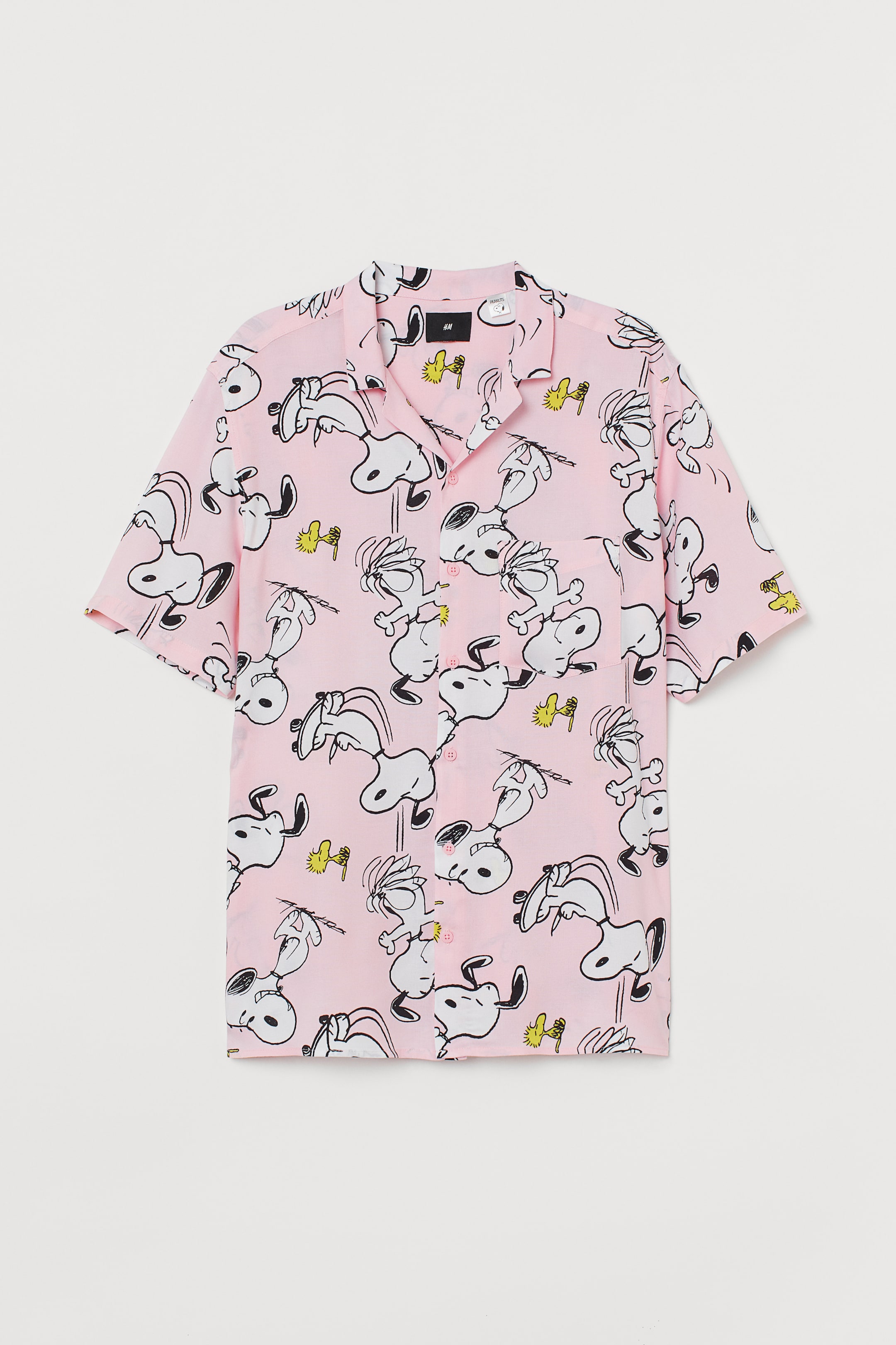 הצגת תמונה גדולה יותר: Patterned resort shirt - Light pink/Snoopy - Men | H&M IL 1