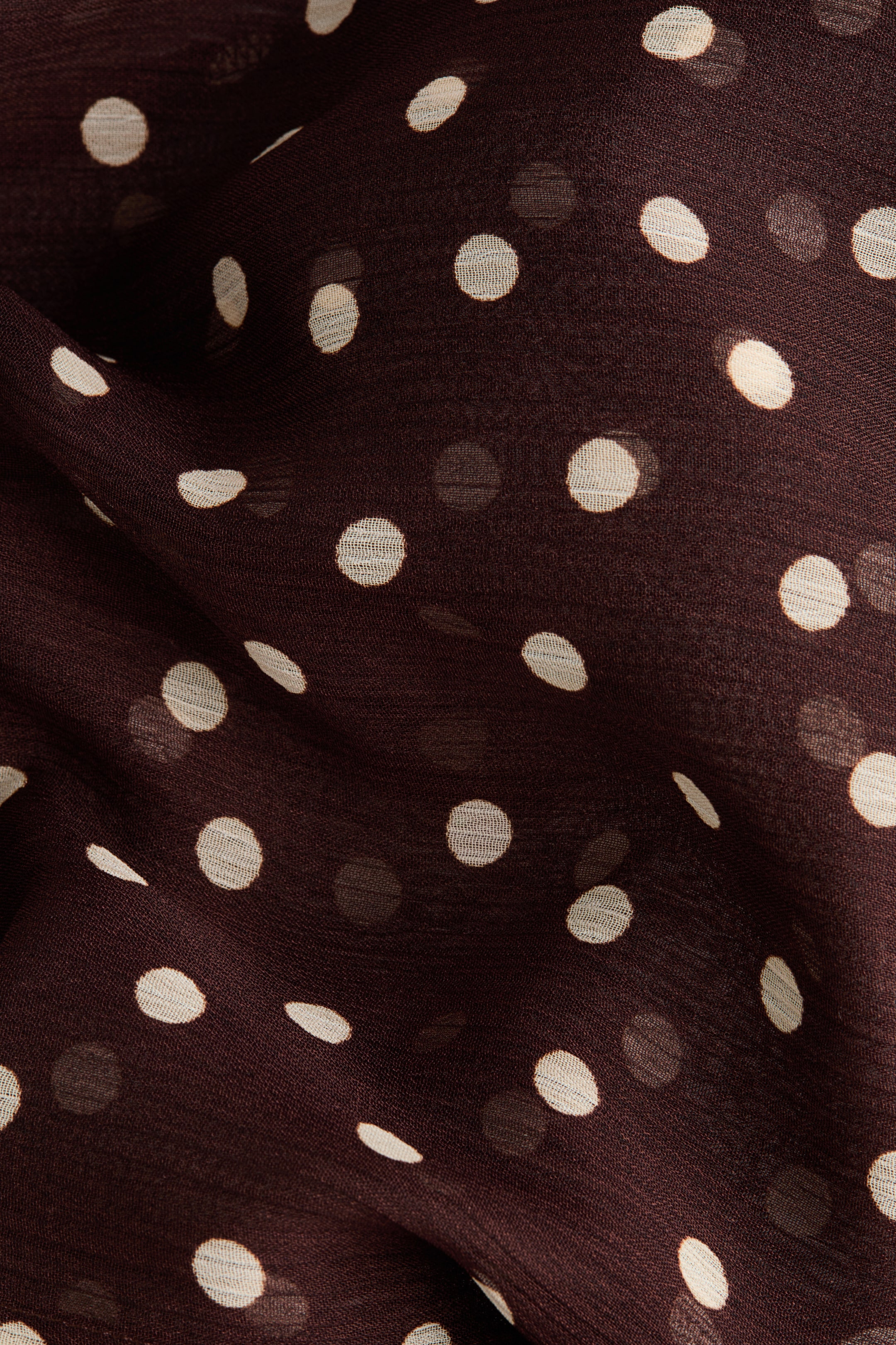 Zobacz większy obraz: Szyfonowy top z mocowaniem na karku - Ciemnobrązowy/Kropki - ONA | H&M PL 5