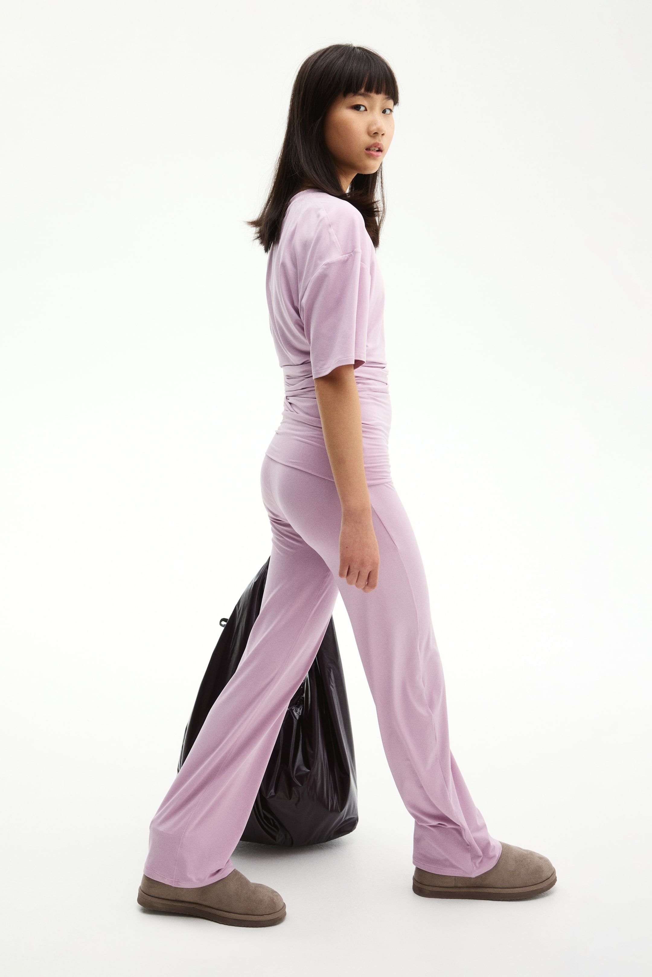 Ampliar la imagen: Leggings de yoga acampanados con SoftMove™ - Light pink - Kids | H&M MX 4