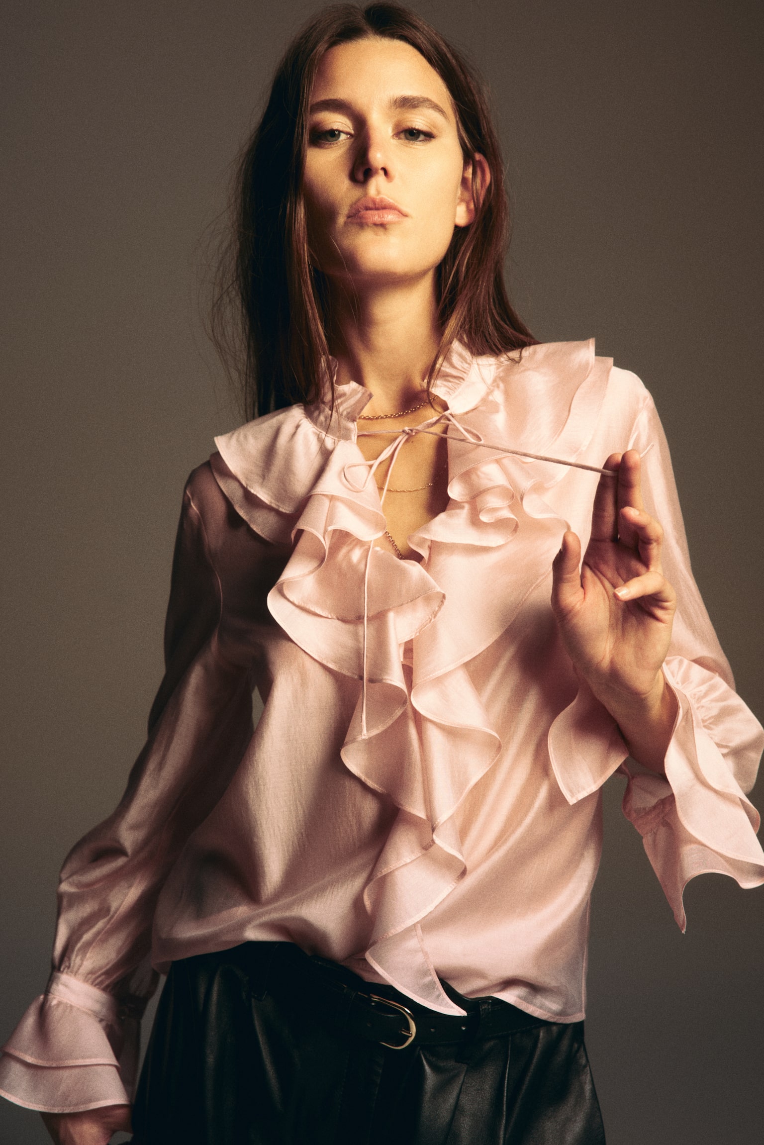 Bluză cu volane - Roz-piersică deschis - 5