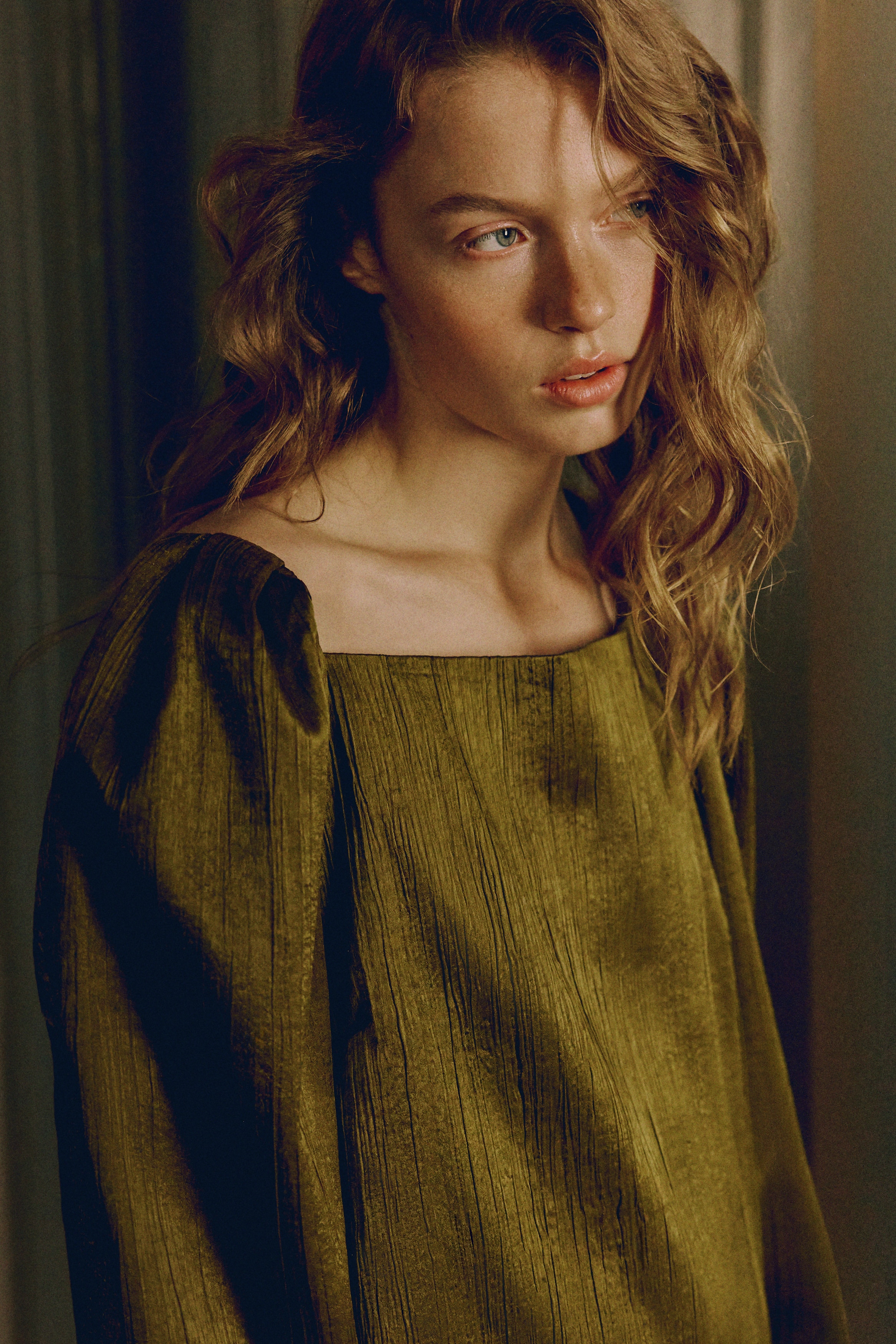 Square neck crêpe dress