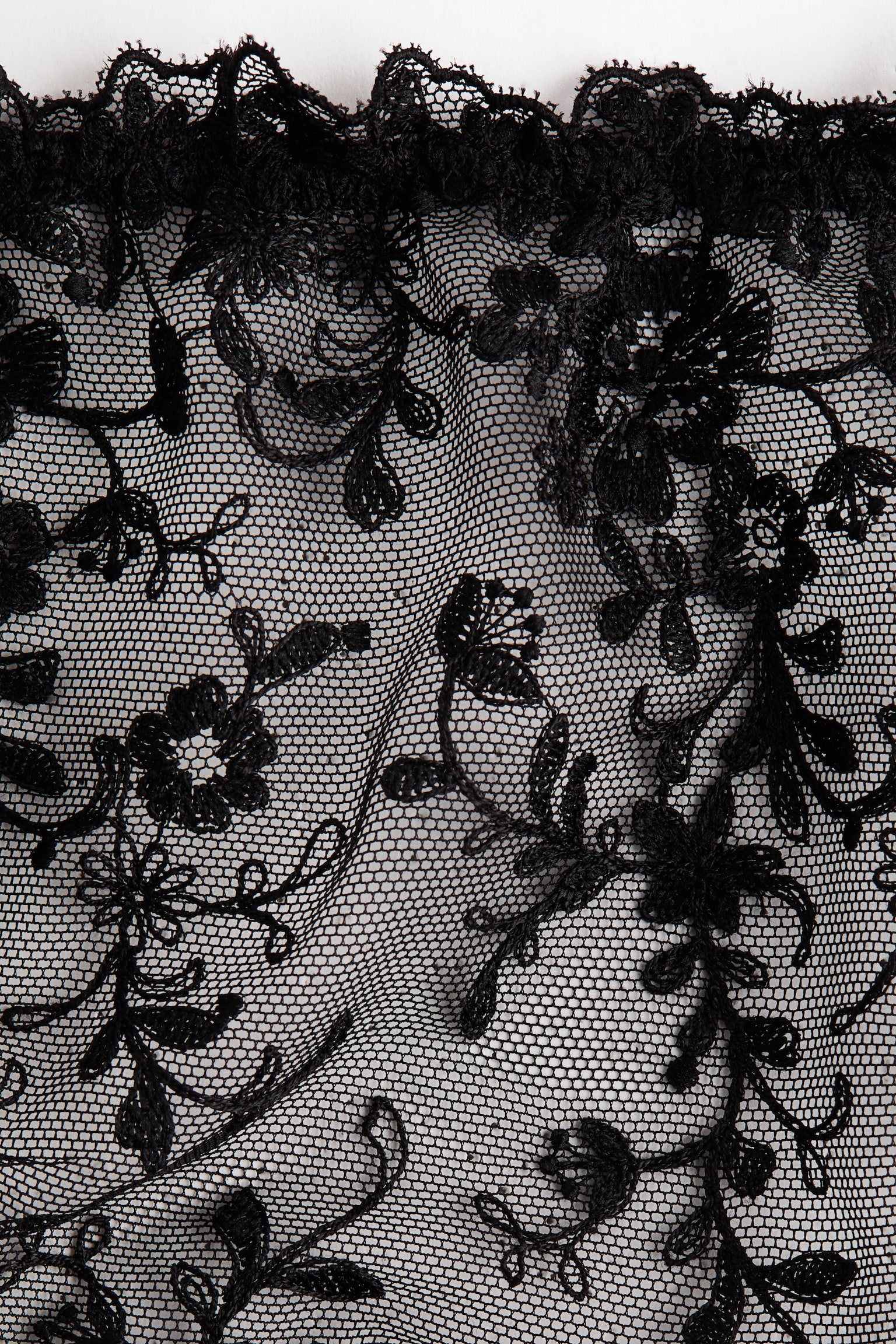 Embroidered thong briefs - Black/Light beige - 4