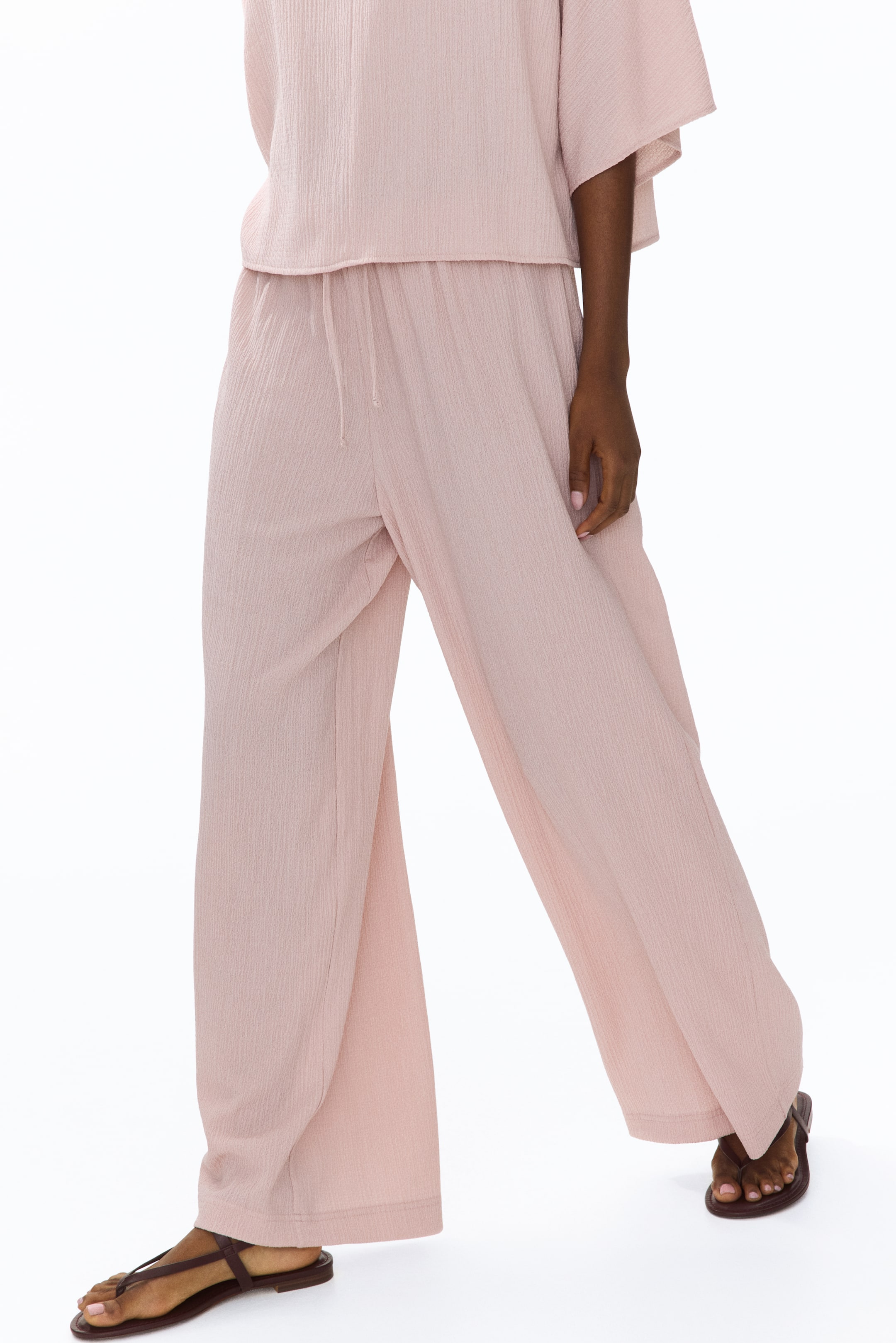 Wide-cut Pull-on Pants