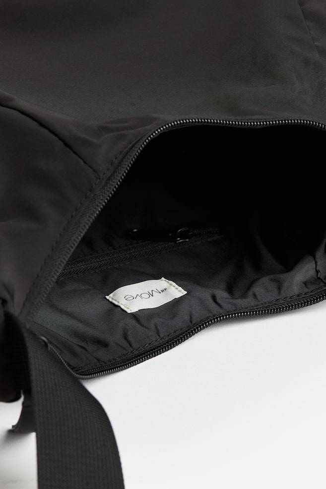 Water-repellent sports bag - Black - 4