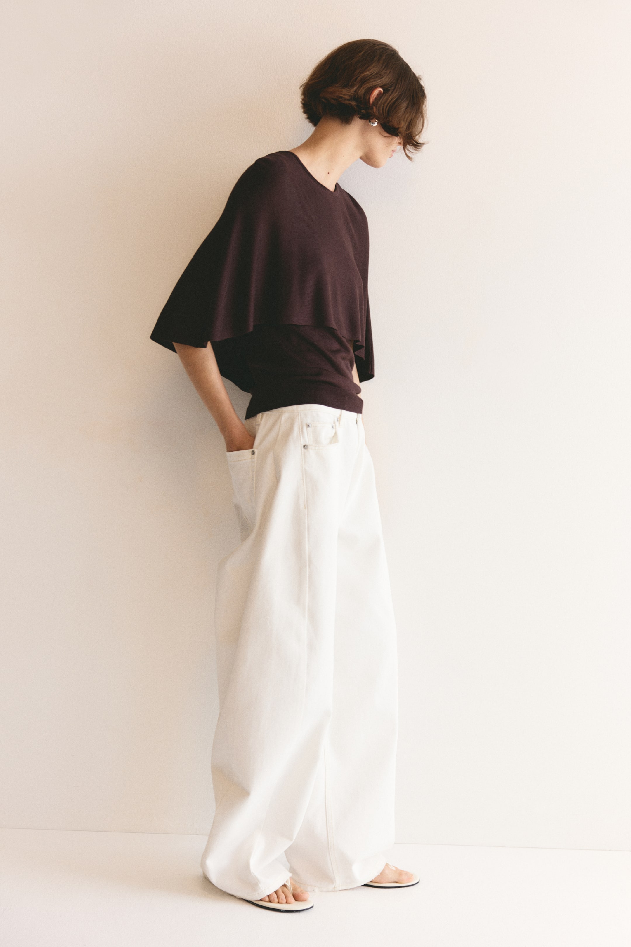 Fine-knit cape top