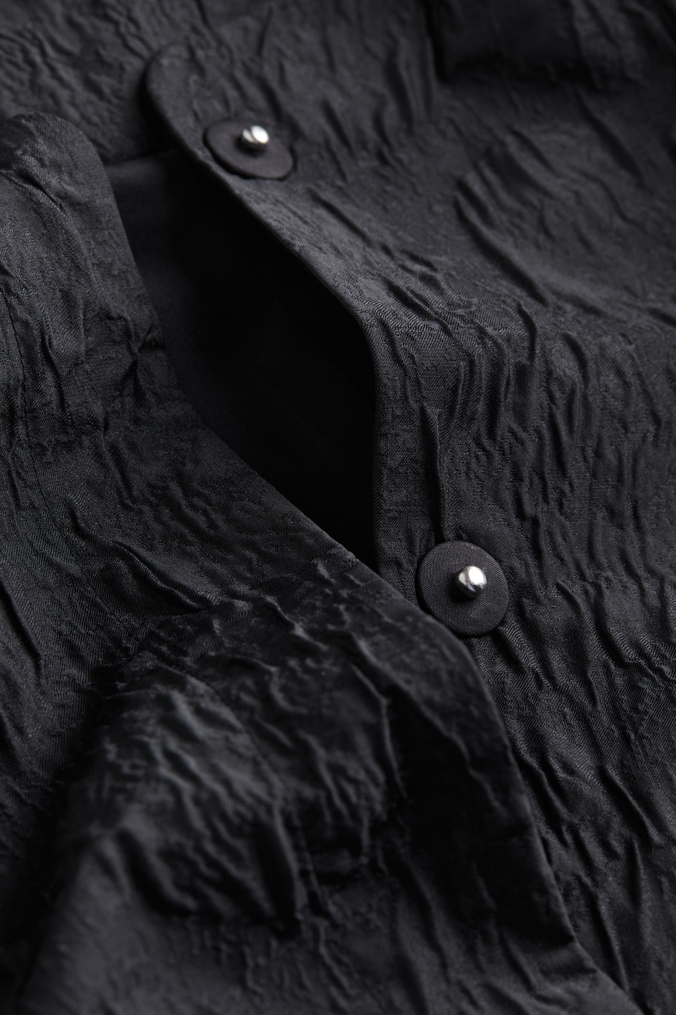 Balloon-sleeved blouse