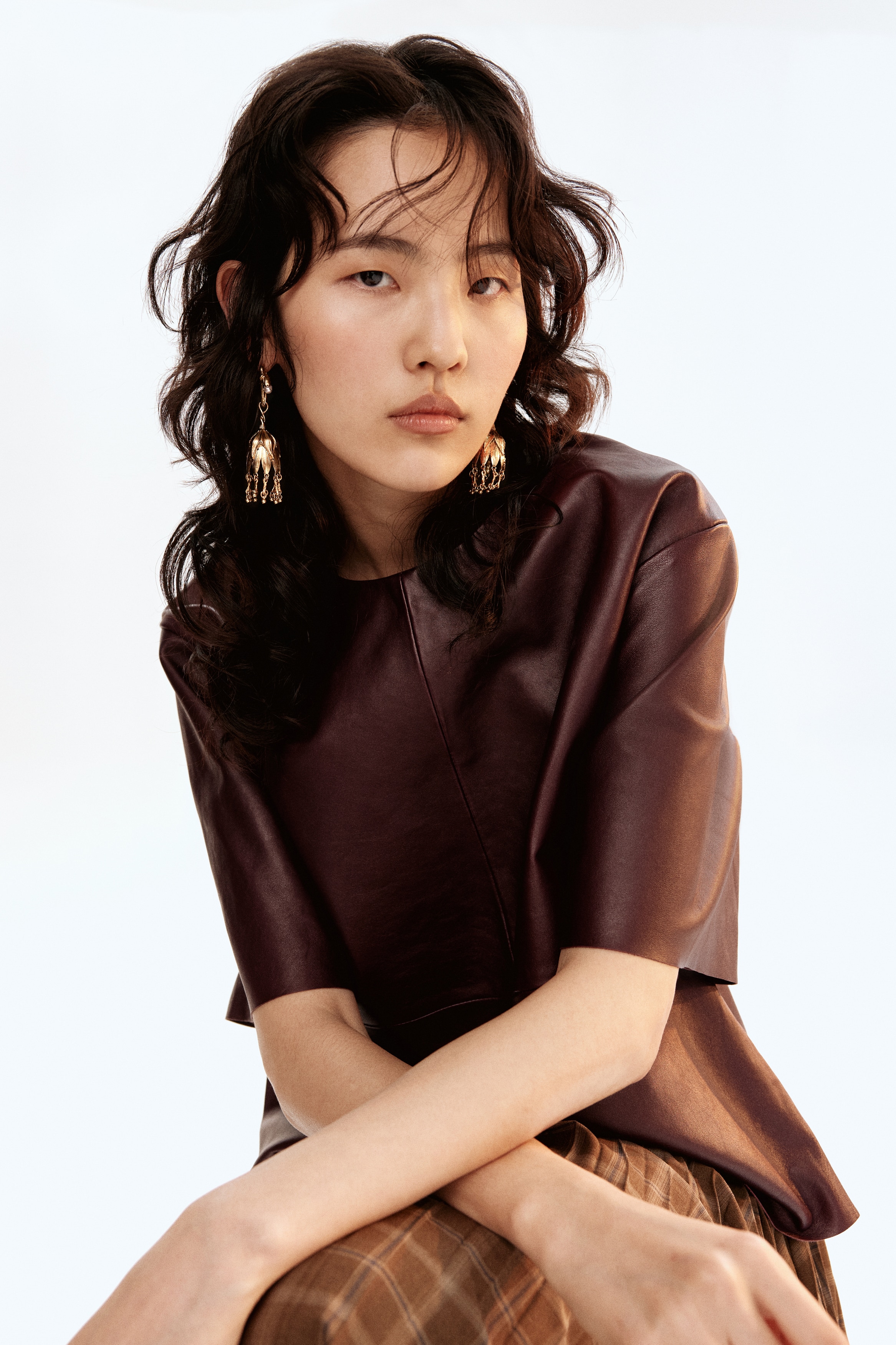 H & M - フラワーシェイプダングルピアス - ブラウン