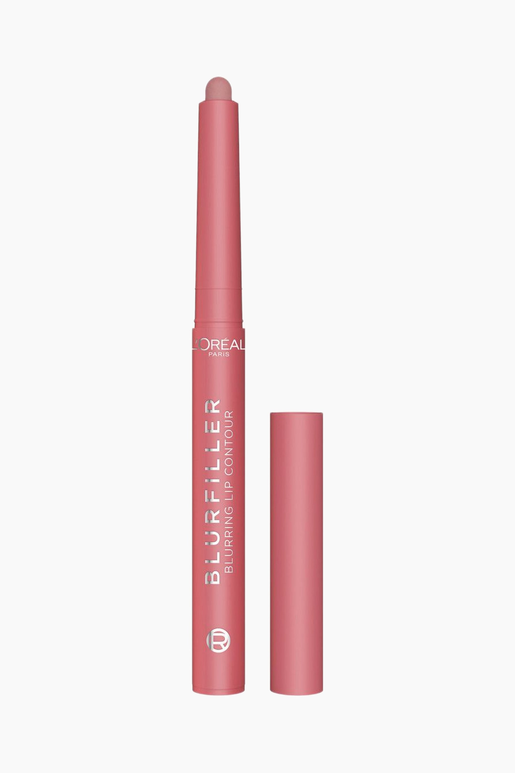 Größeres Bild ansehen: Der Blurfiller Blurring Lip Contour steht aufrecht, während seine passende matte rosa Kappe abgenommen und rechts daneben platziert ist. Der Stift verfügt oben über eine abgerundete, altrosa Wachsspitze und zeigt weißen Markenaufdruck entlang seines zylindrischen Körpers.