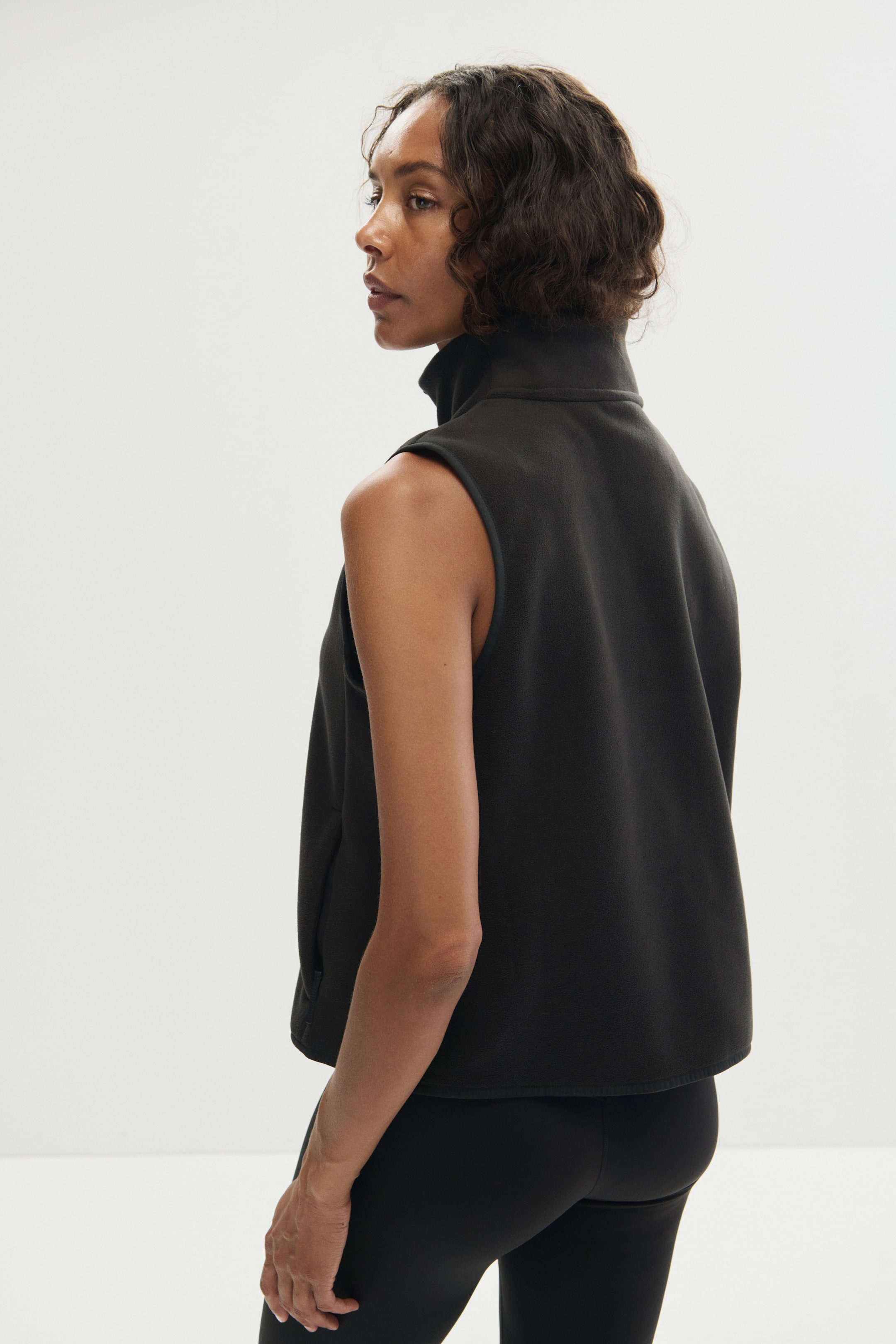 Женские жилеты H&M Fleece Sports Vest — фото 6