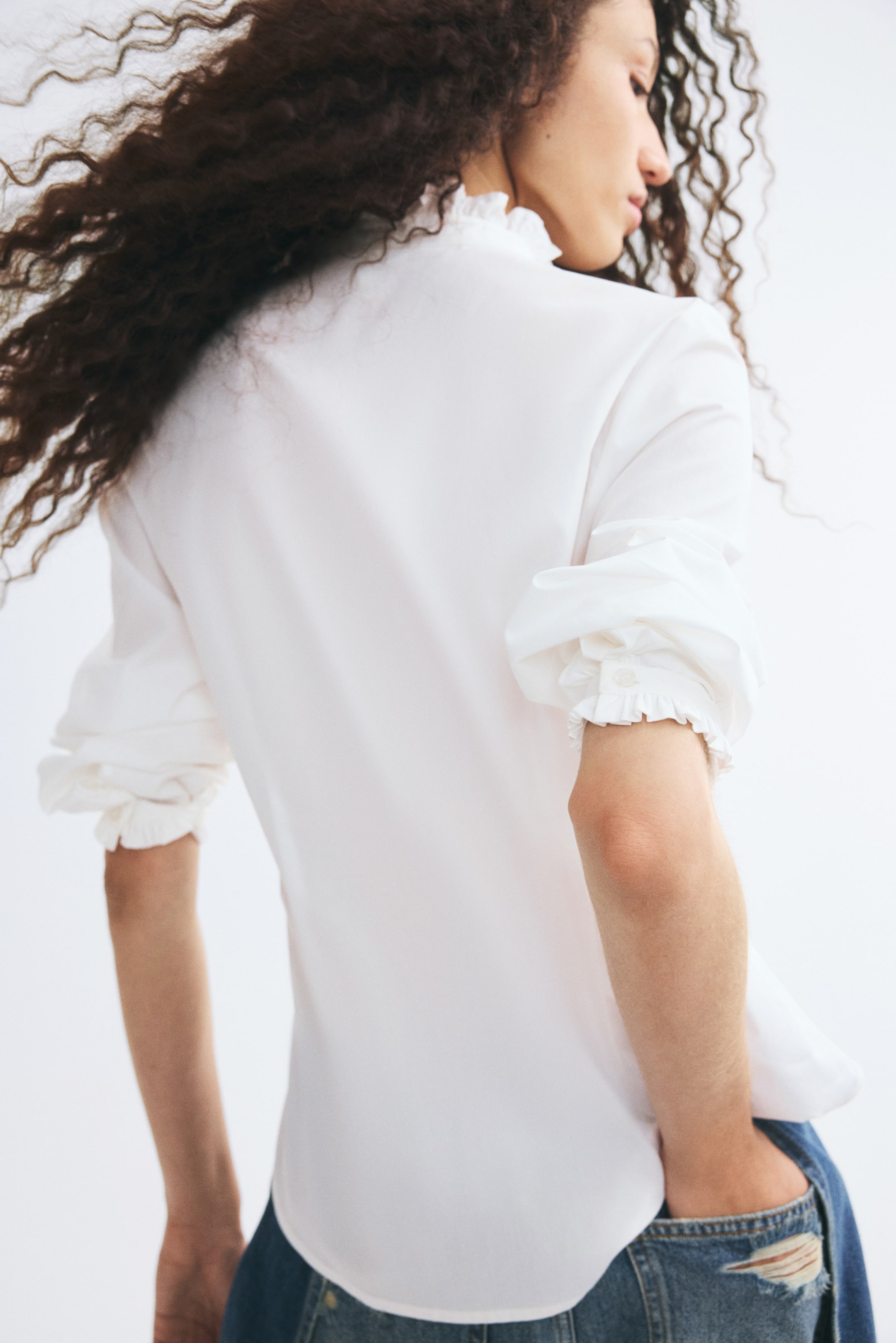 Blouse volantée à boutons