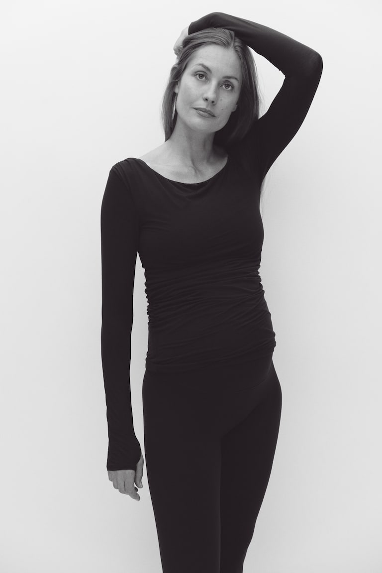 MAMA Bluza od modala na jedno rame
