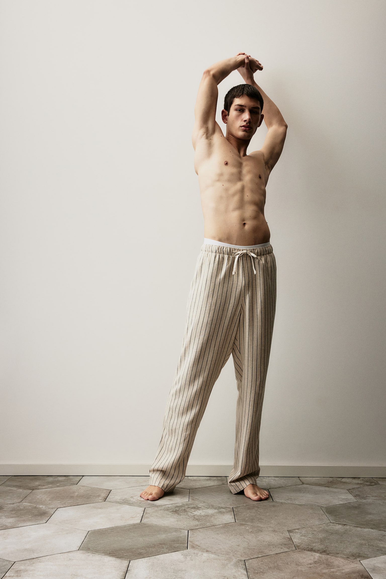 Relaxed Fit Linen-blend trousers - Light beige/Striped - 5