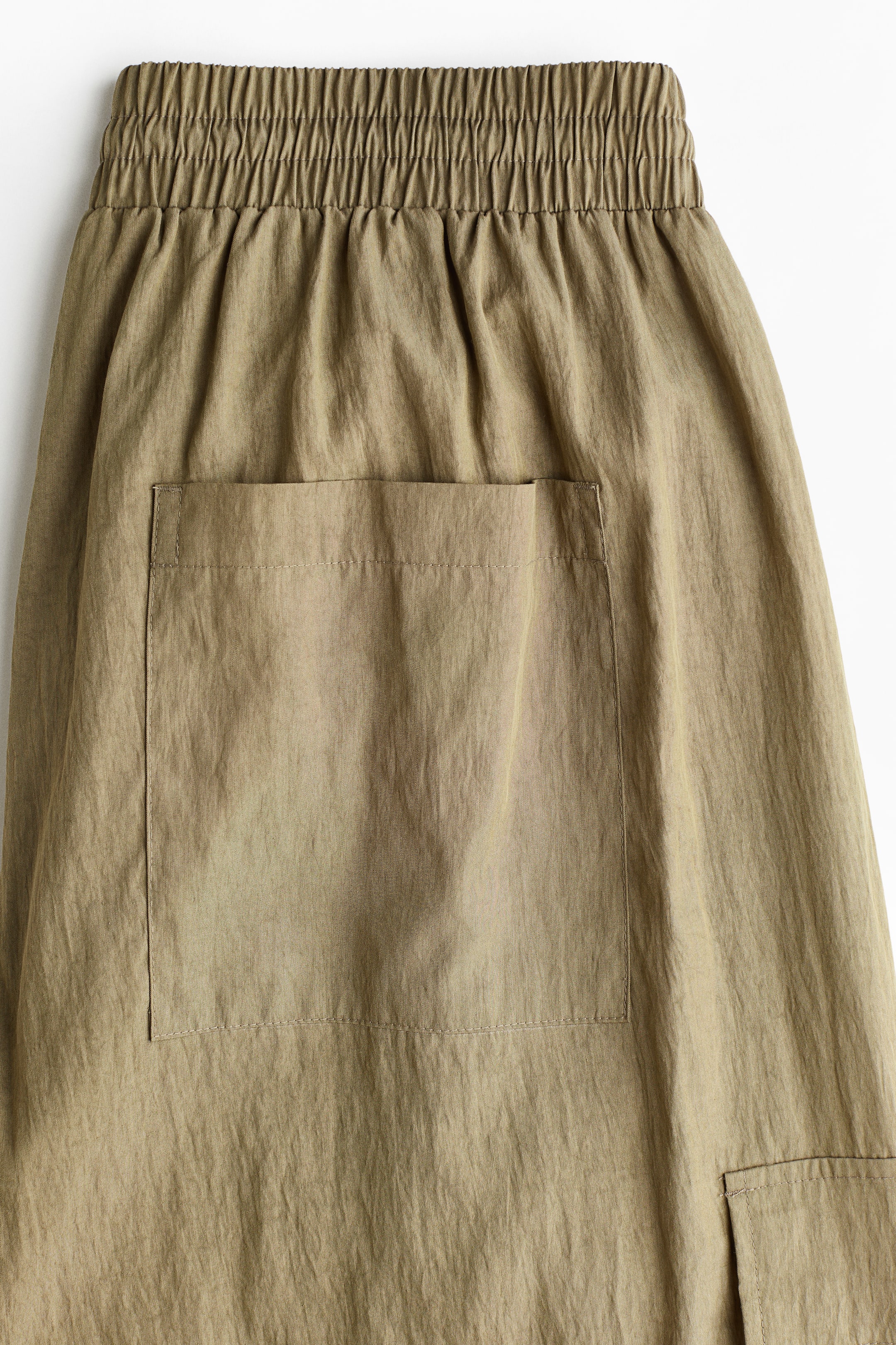 Loose-Fit Barrel-Leg Pants