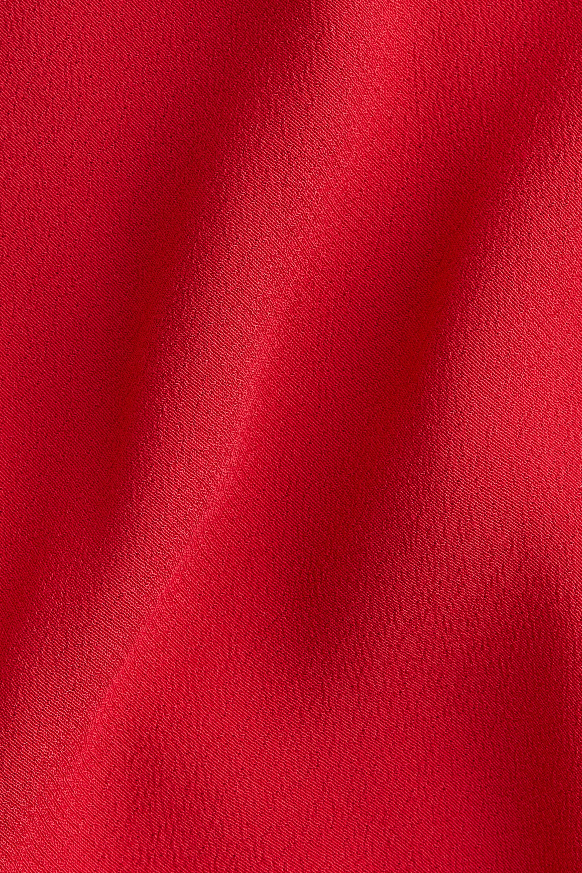 Flared slip skirt