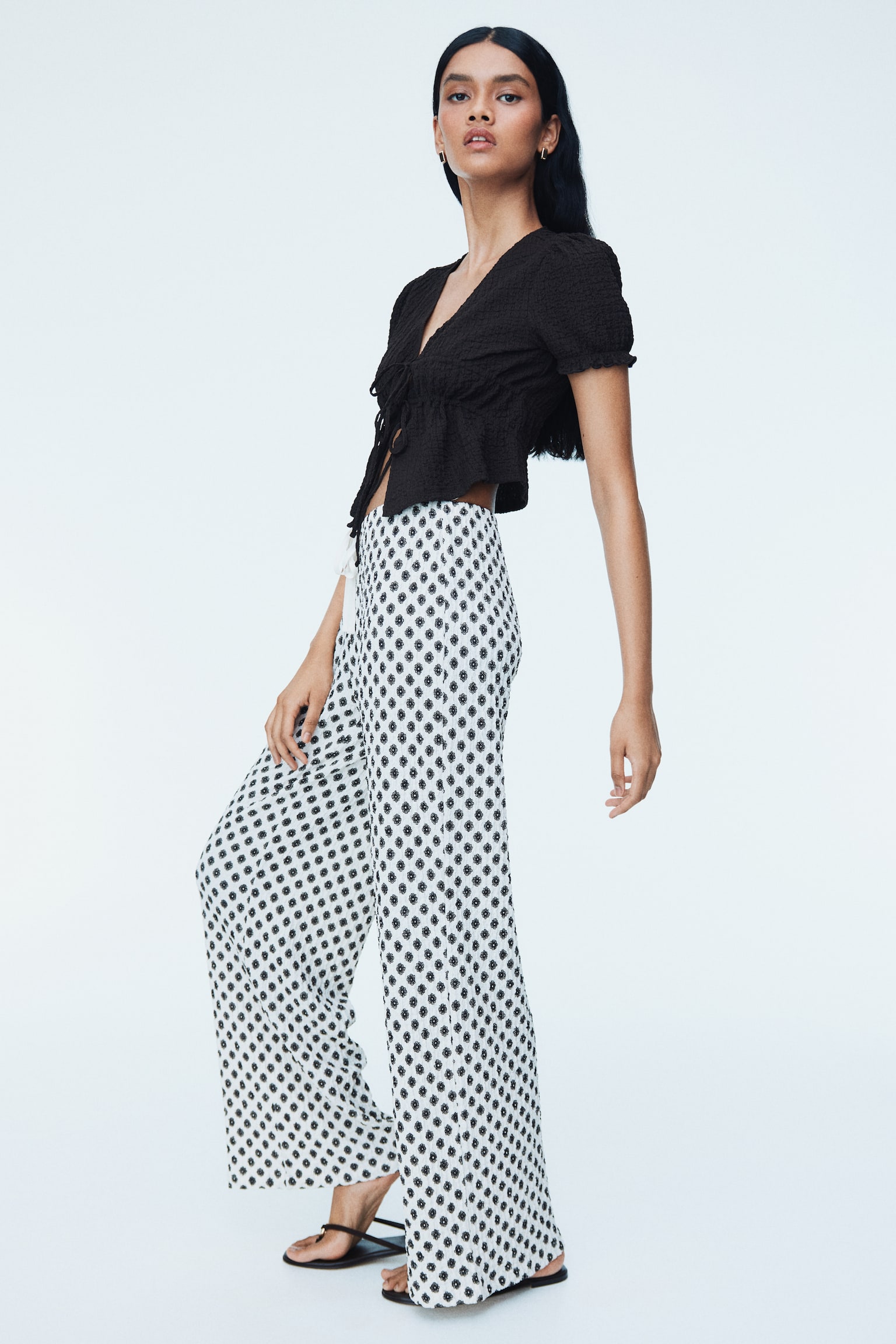 Crinkled drawstring trousers - Cream/Patterned/Dark brown - 4