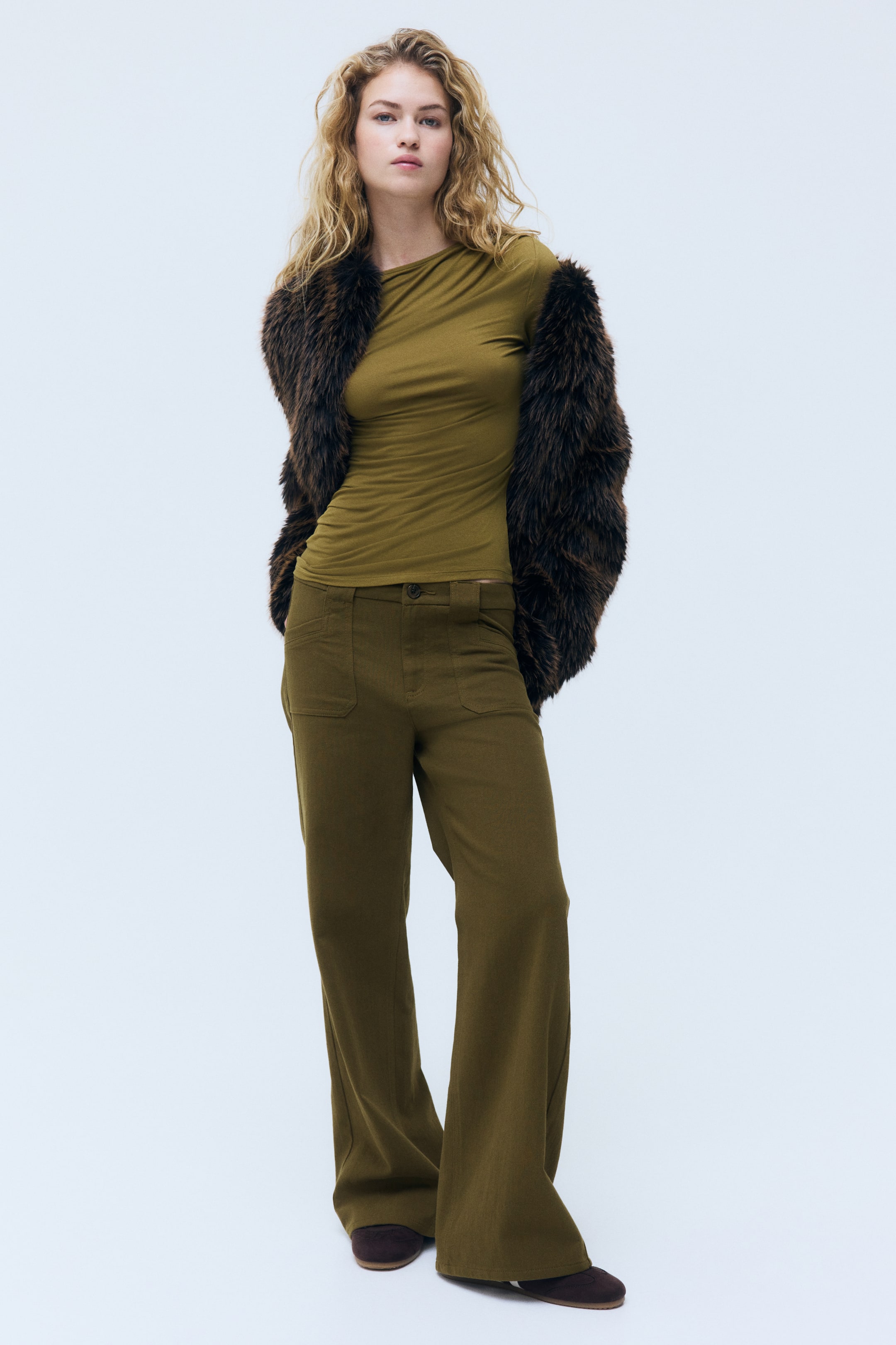 Visualizza immagine più grande: Wide twill trousers - Verde kaki - DONNA | H&M IT 1