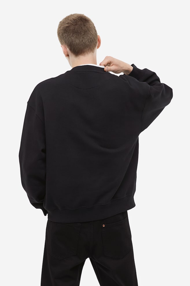 Sweatshirt i bomull Oversized Fit - Svart/Vinröd/Off-white/Svart/dc - 3