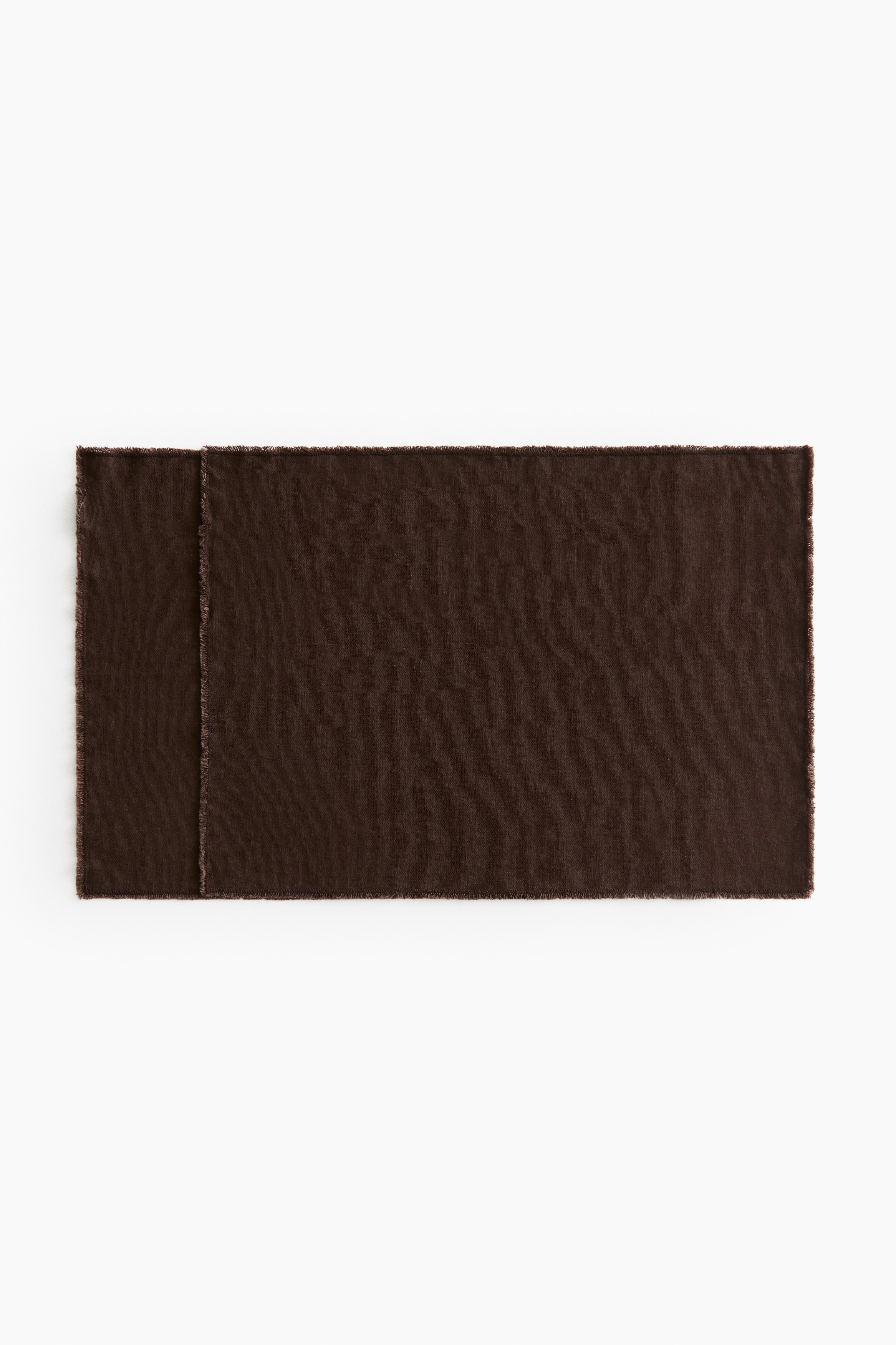 2-pack linen-blend place matsModel