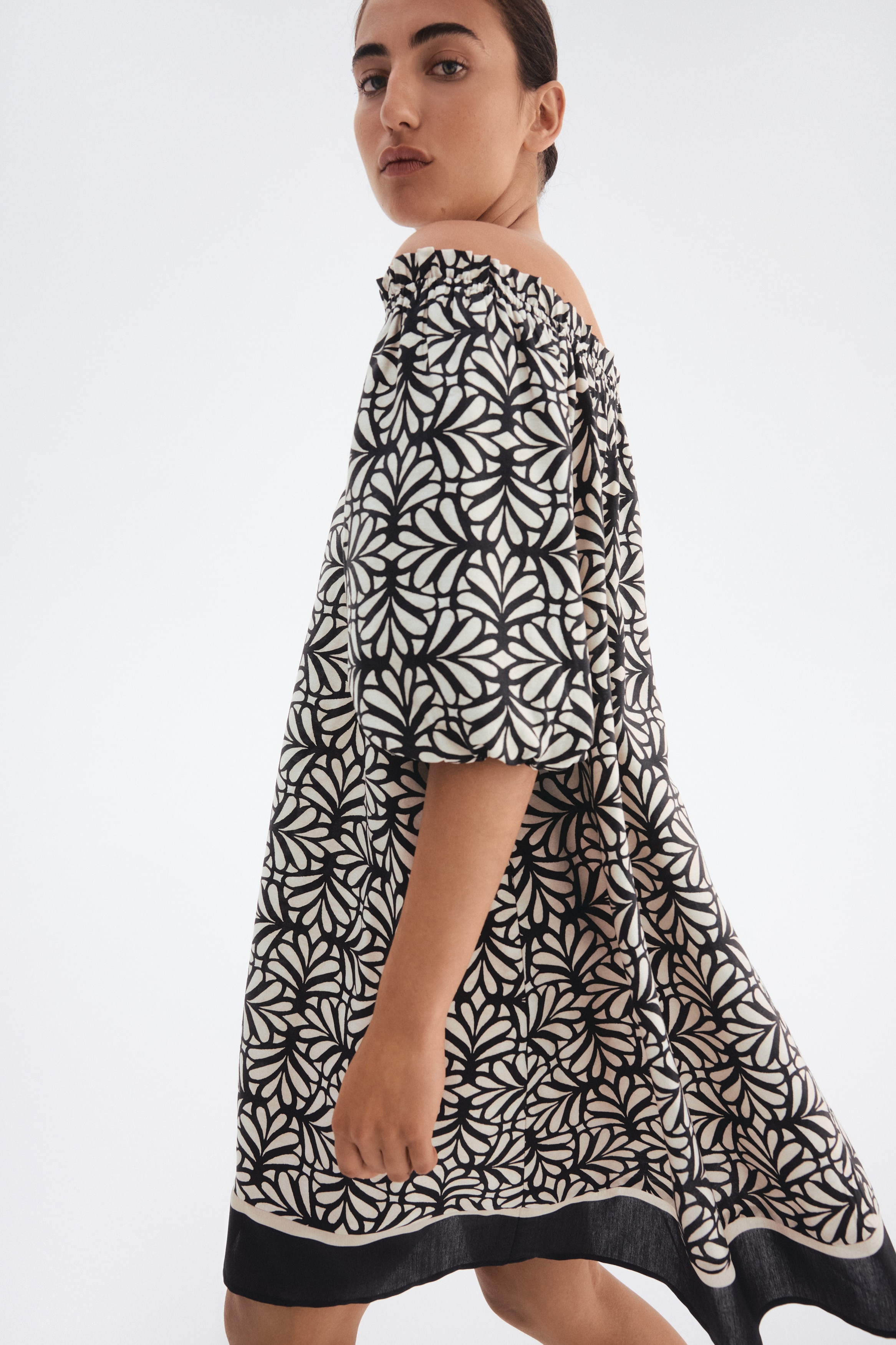 Tie-detail dress