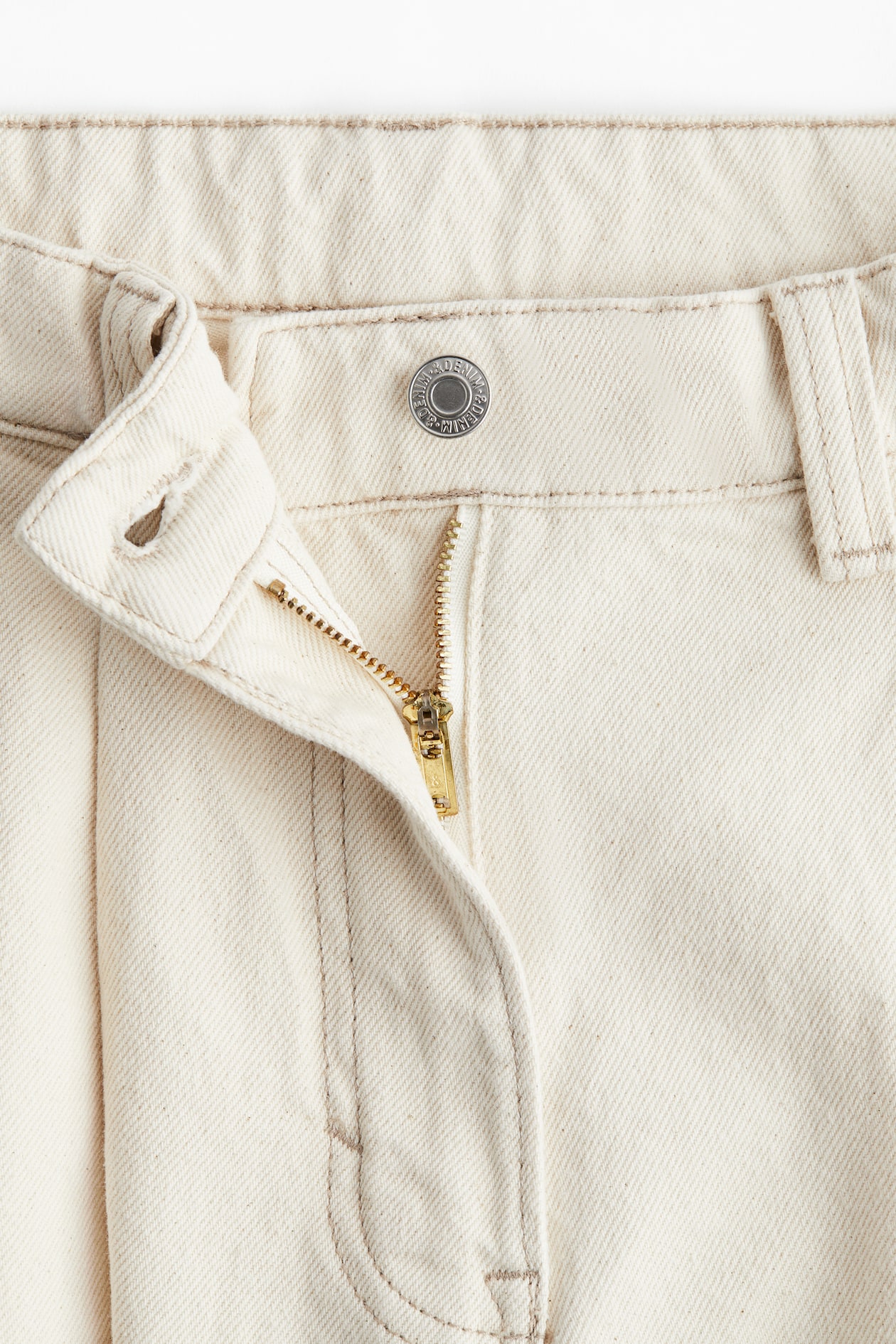 Pleated Denim Shorts - image 4