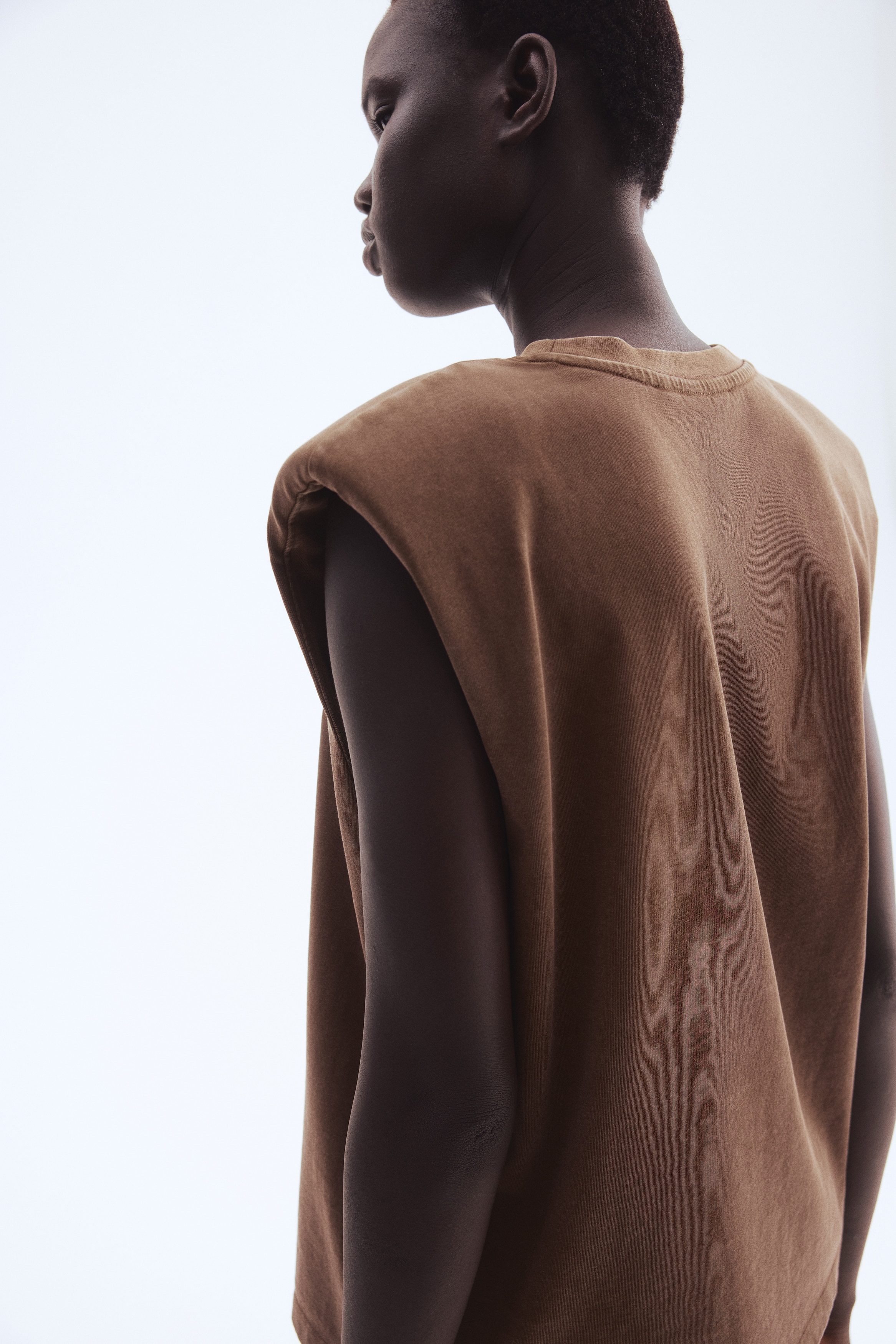 Shoulder-pad vest top