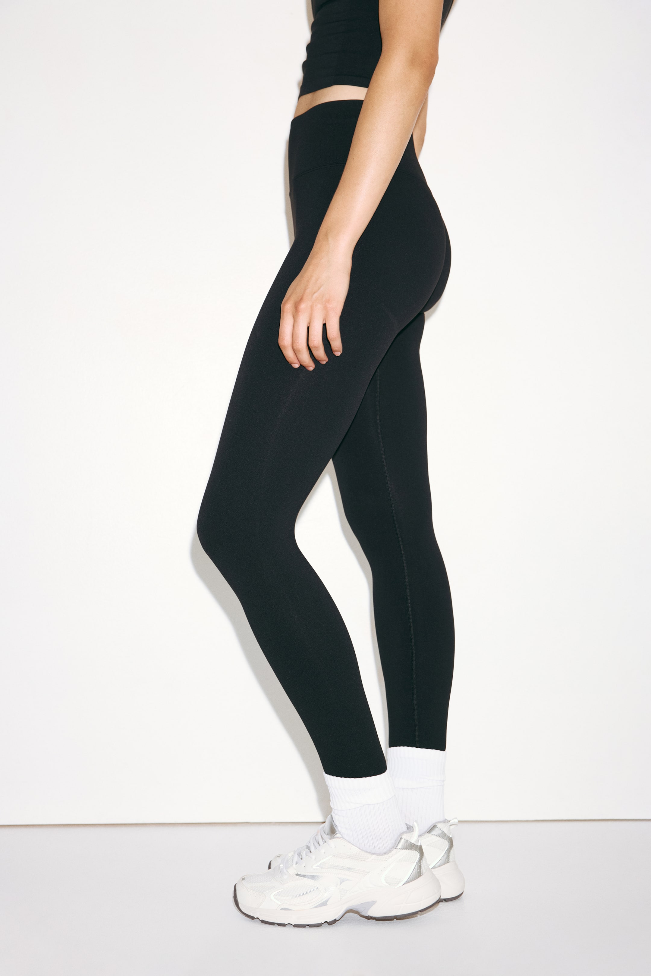 Seamless Sports Leggings with DryMove™
