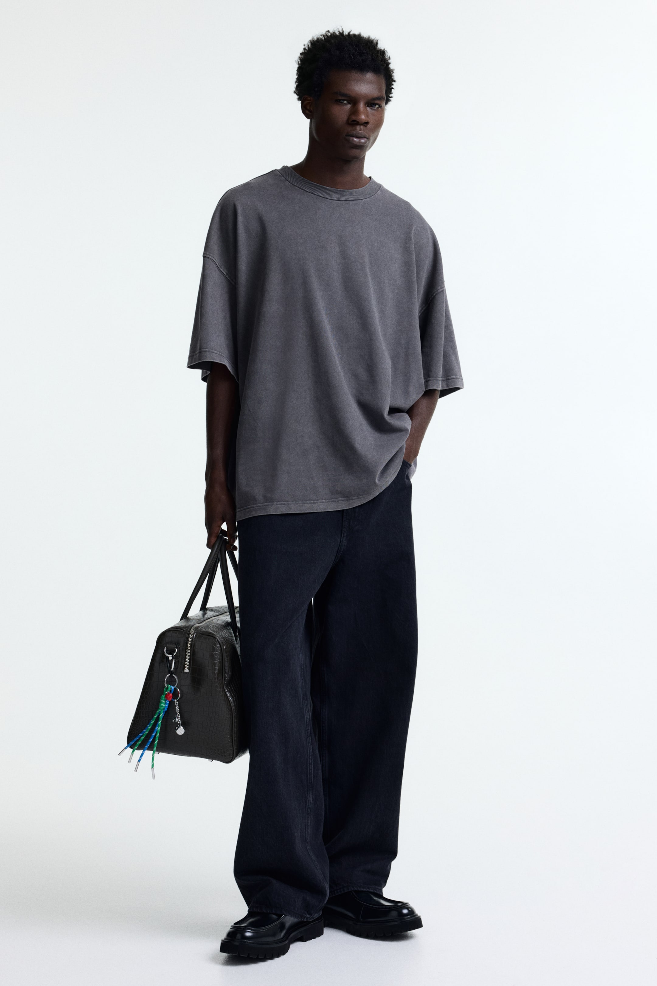 Agrandir l'image: Oversized Fit T-shirt - Gris foncé - HOMME | H&M CH 2