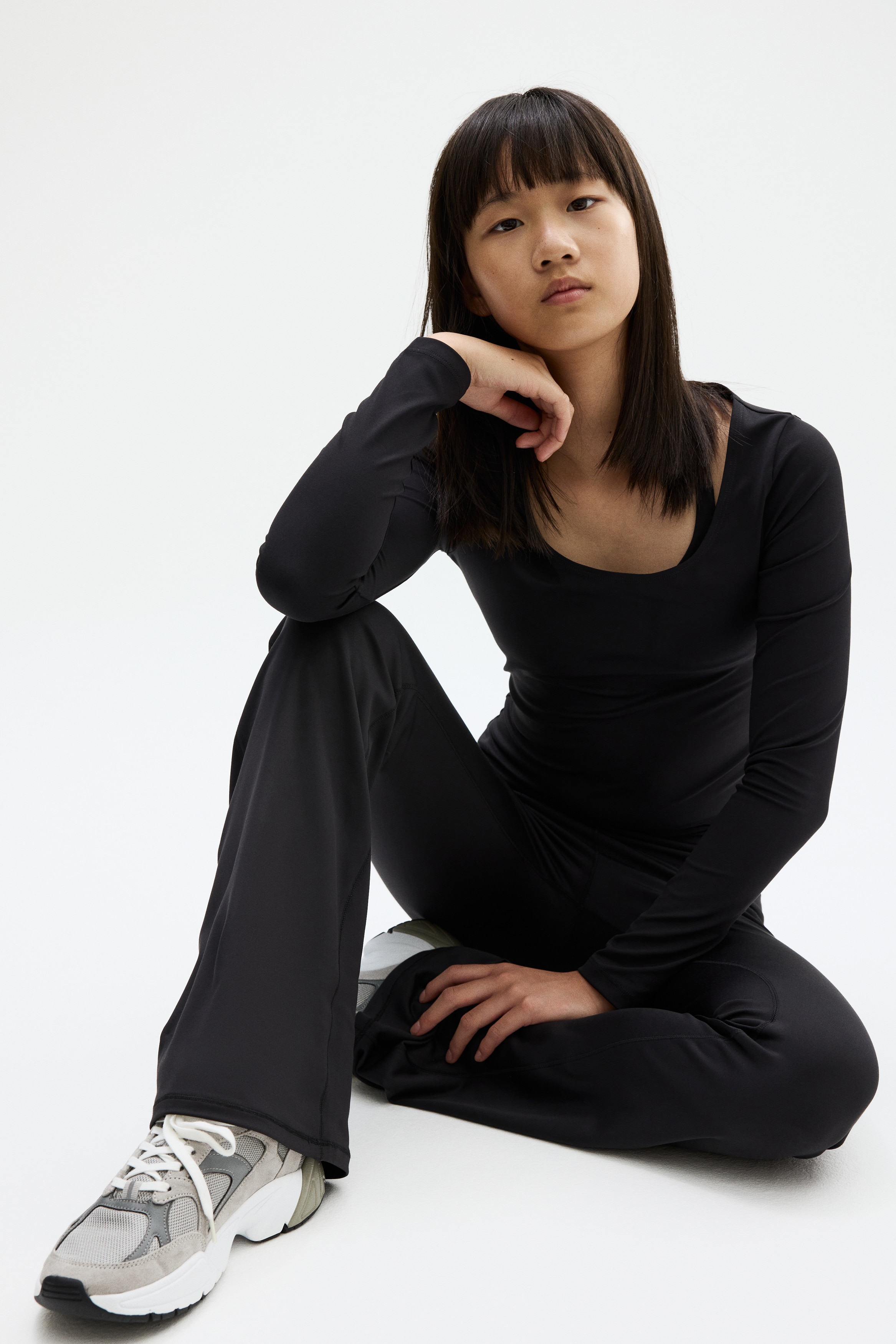 Utsvingt leggings med lommer og DryMove™ - Sort