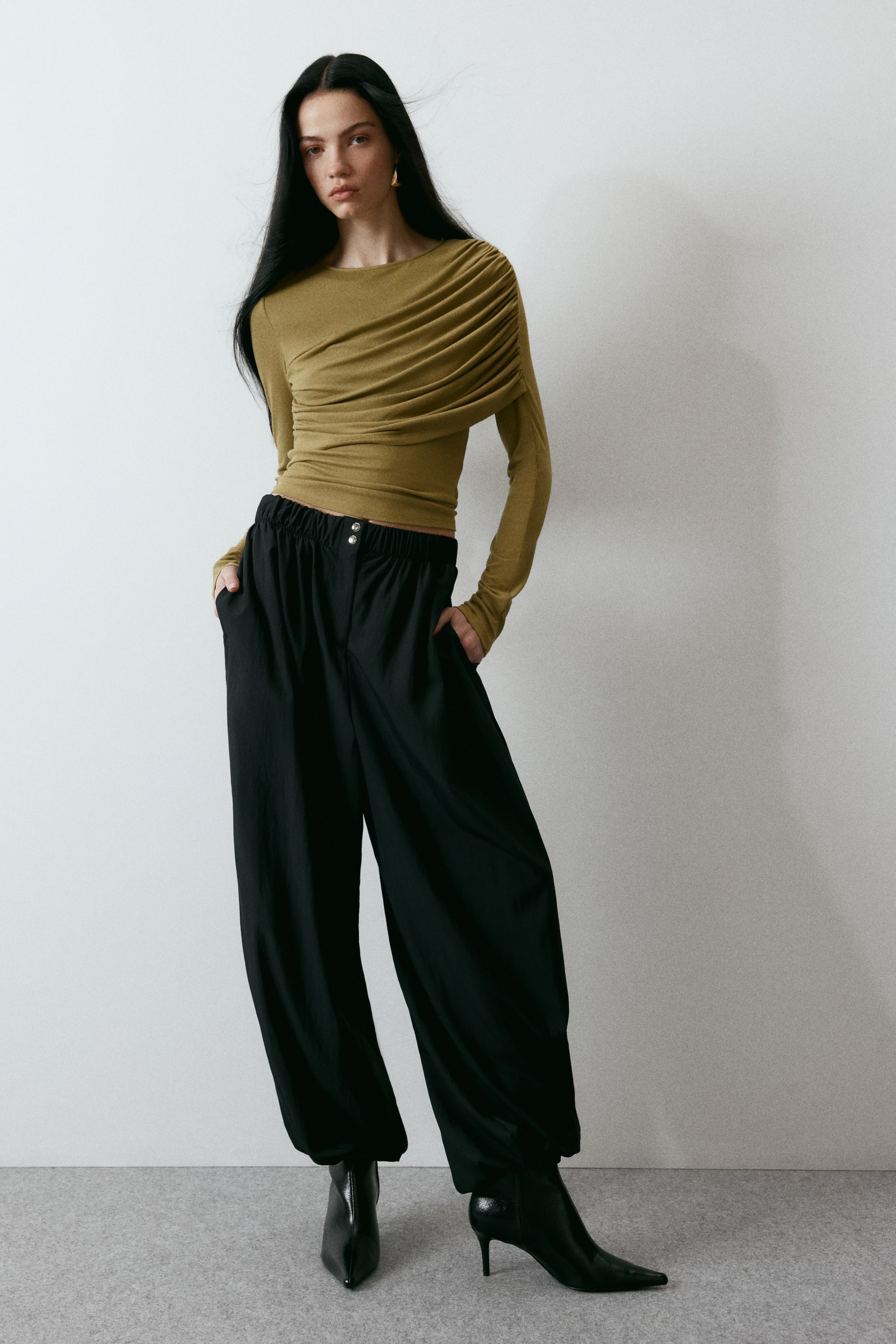 View larger image: Draped viscose top - Golden olive - Ladies | H&M IN 3