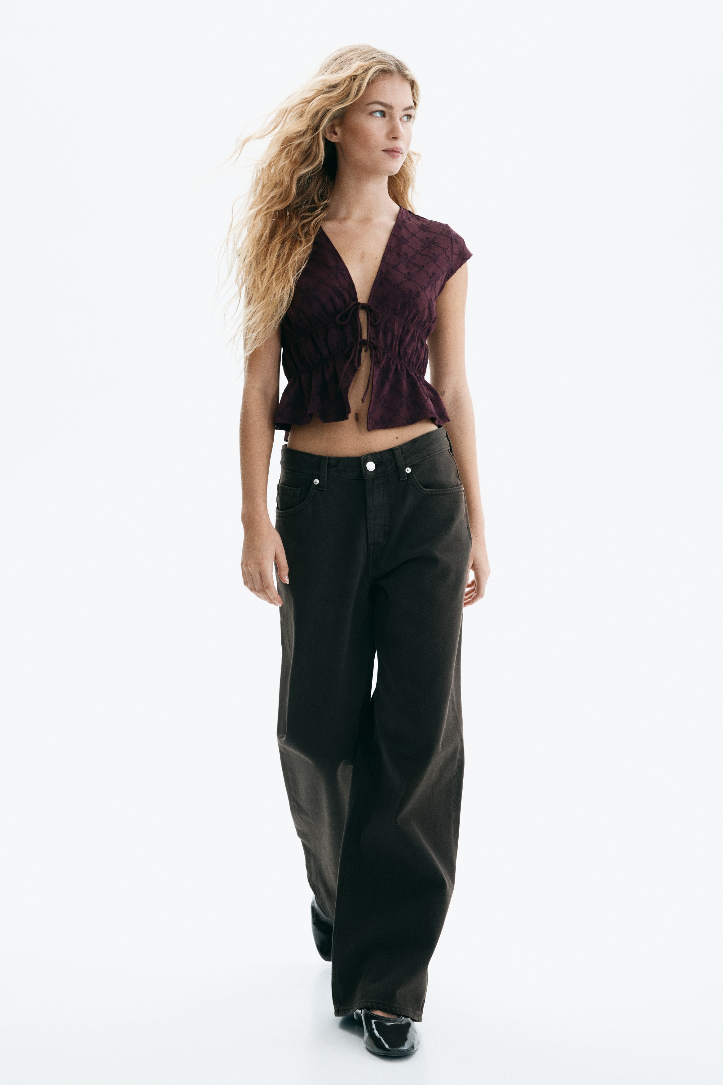 H＆M出品です!! Women's Plum red Tie-Front Top | H&M US