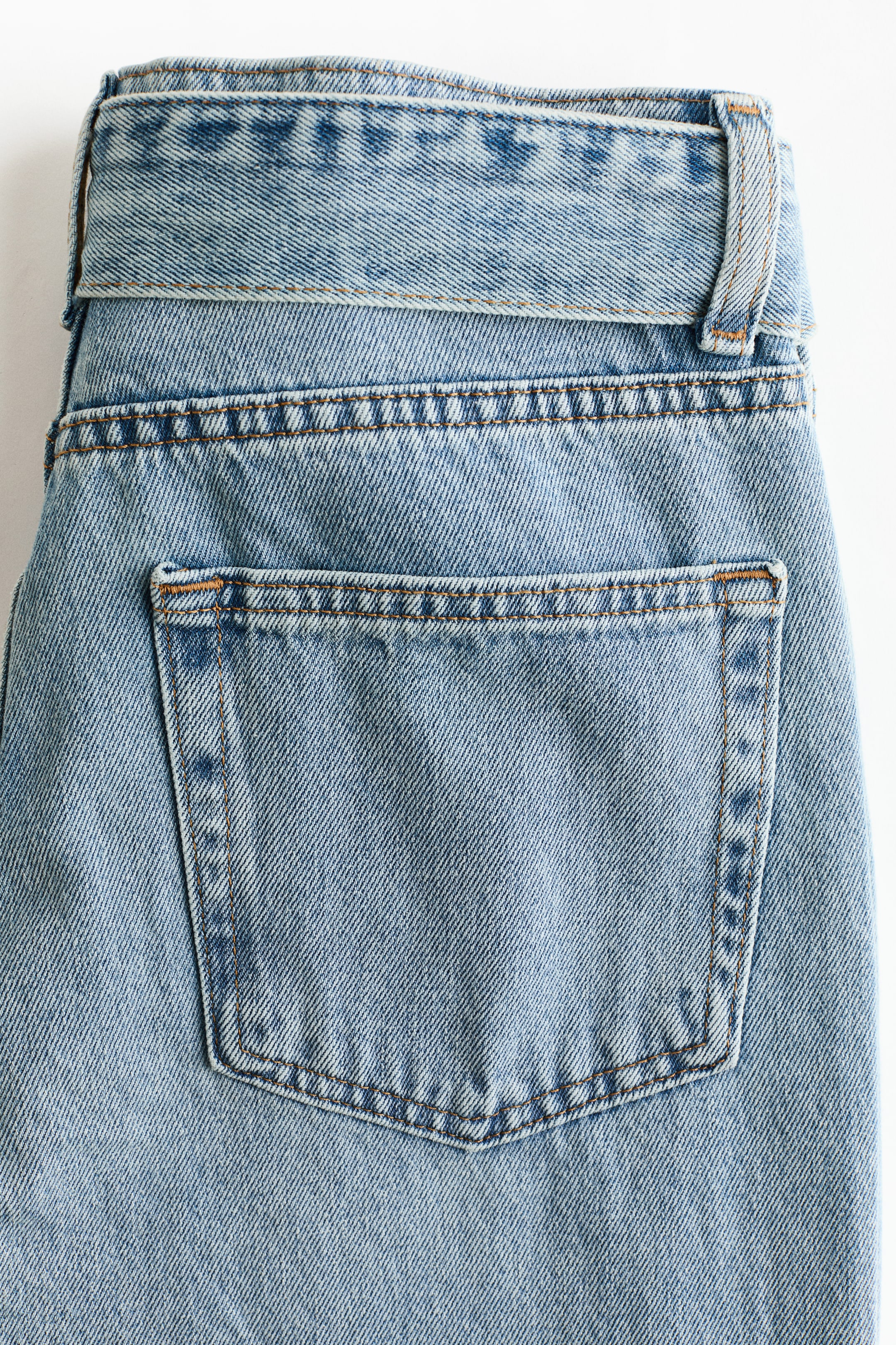 Barrel-Leg High-Waist Jeans