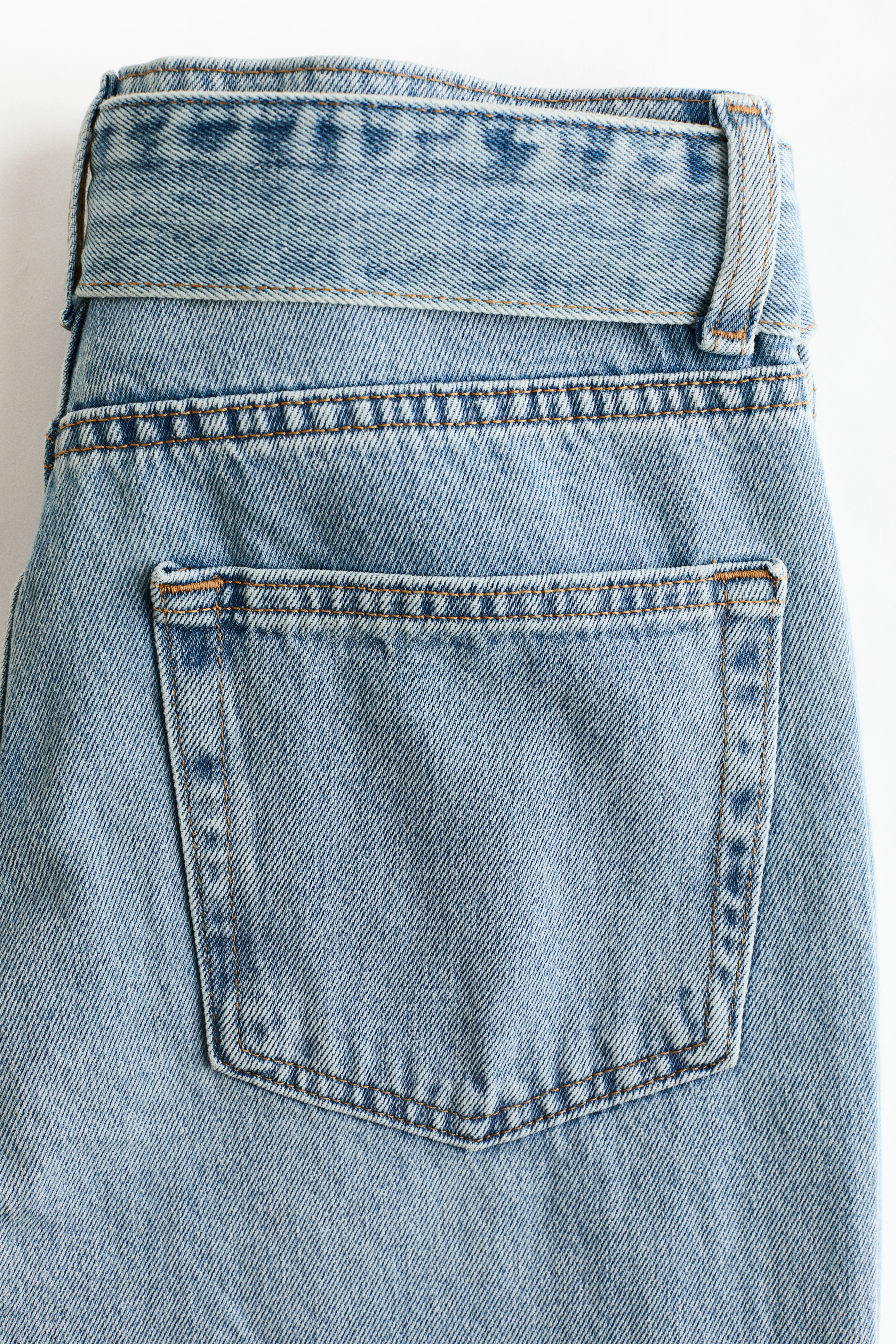 Jean taille haute jambes tonneau