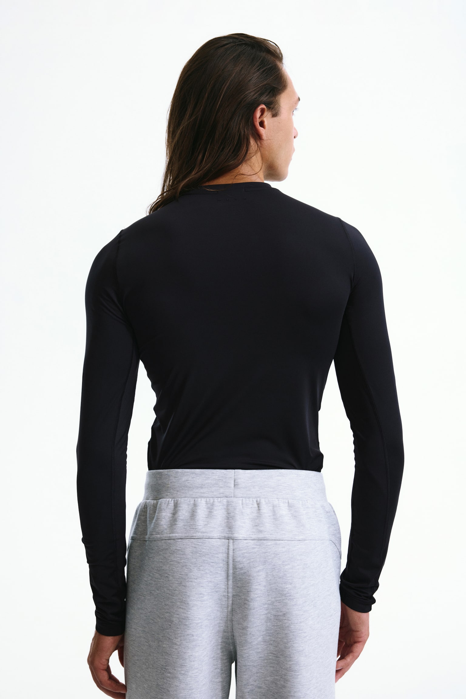 Мужская рубашка H&M Move Compression Fit Sports Shirt with DryMove™, цвет: Чёрный — фото 5
