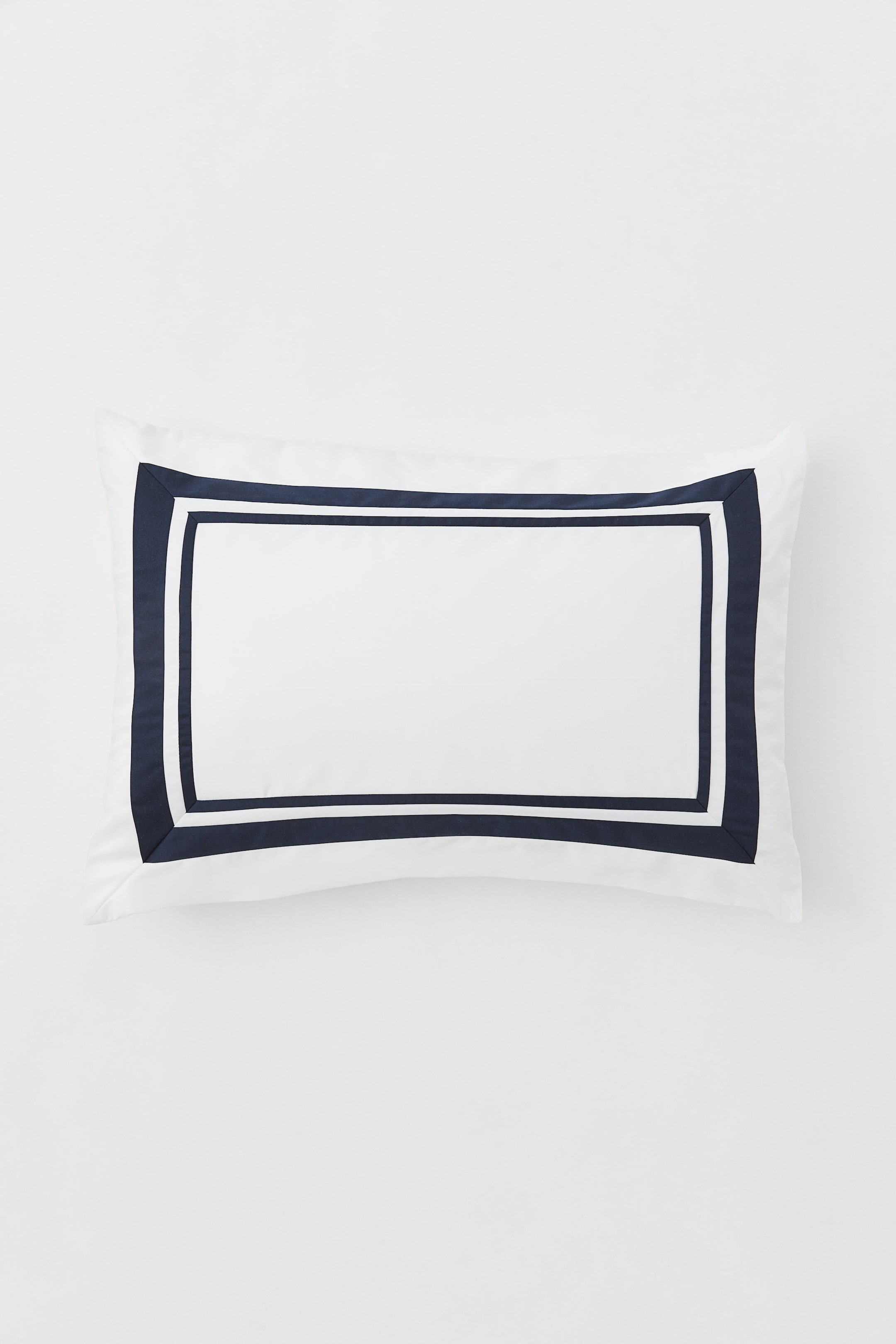 Vis større bilde: Putevar i bomullssateng - Hvit/Mørk blå - Home All | H&M NO 1