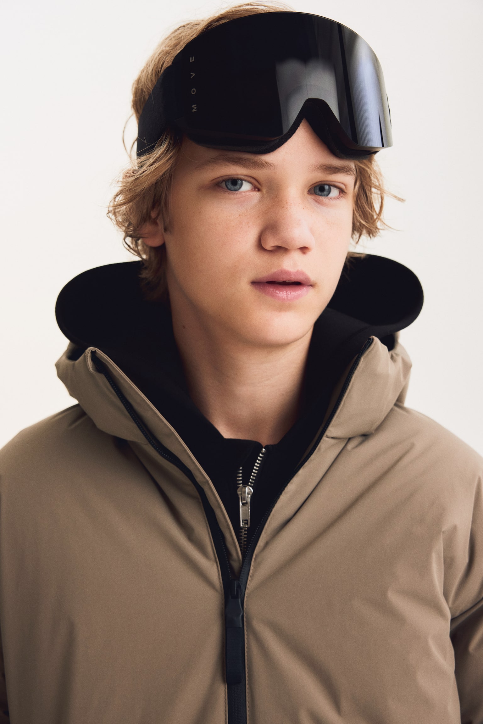 Детская куртка H&M Move Padded Ski with ThermoMove™, цвет: Бежевый — фото 3