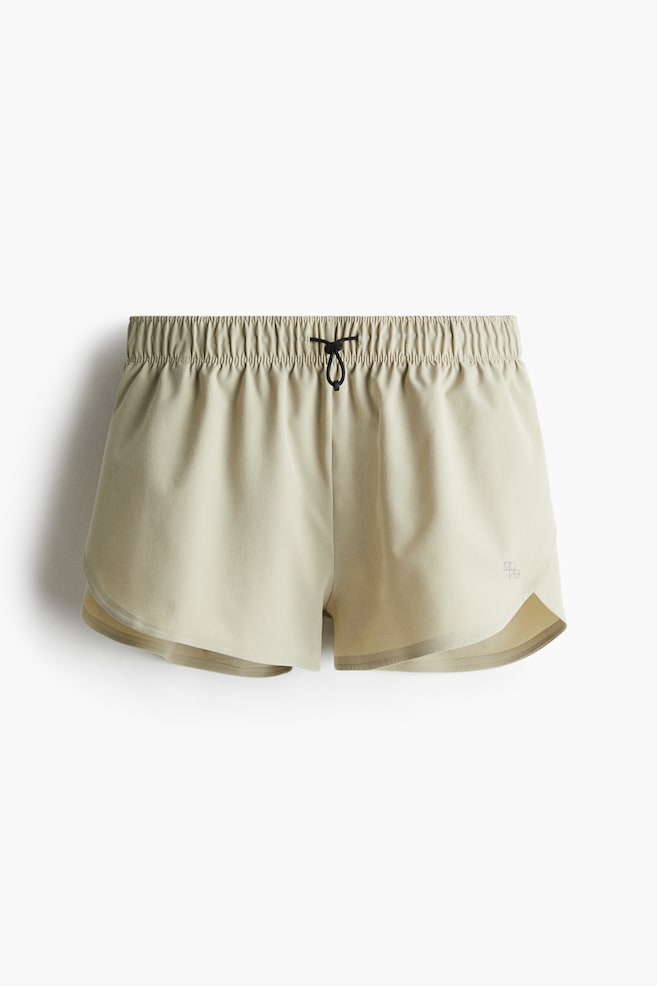 Leichte Sportshorts mit DryMove™ - Hellbeige - 1