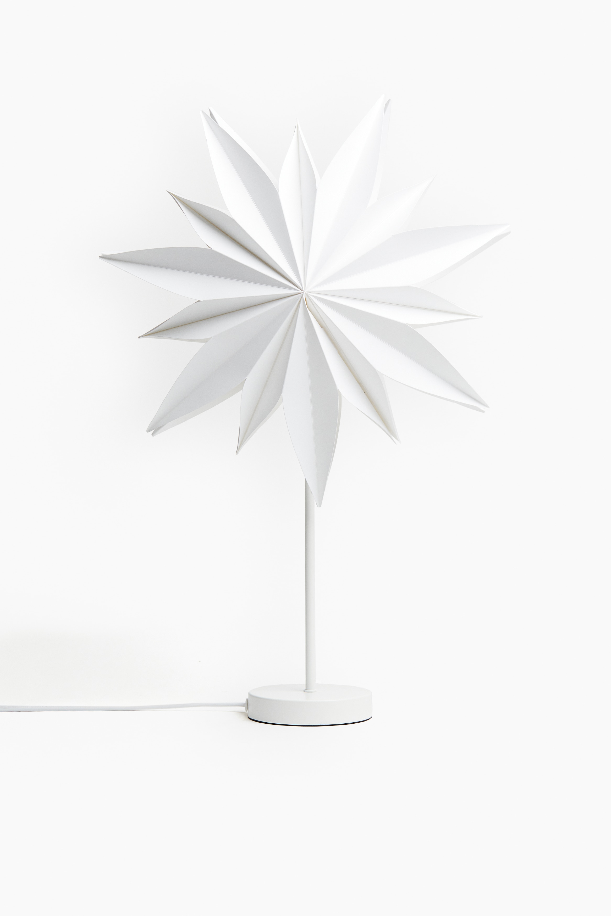 H&M Home  - Lampe de table en papier et fer - Blanc