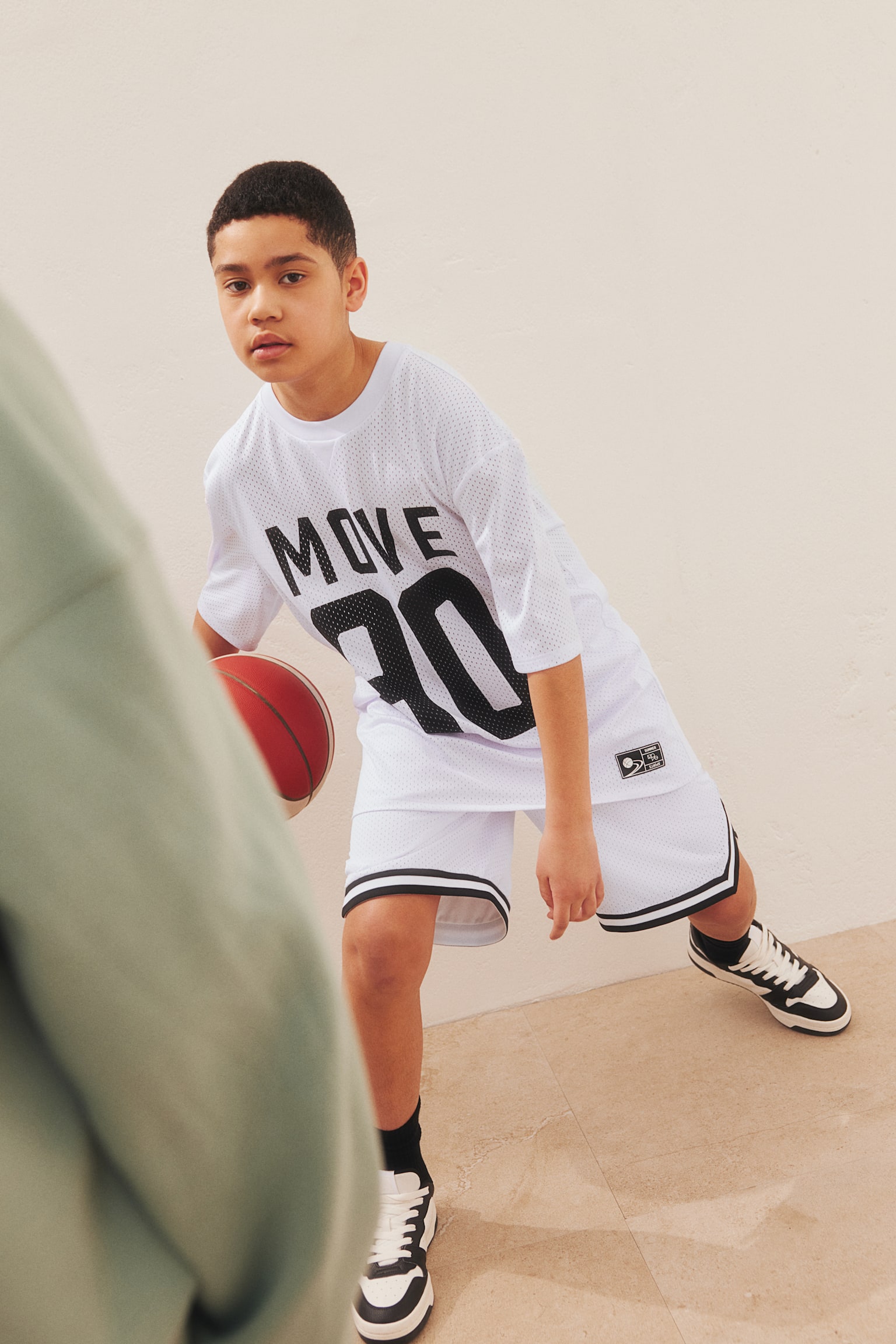 Basketball Shorts In DryMove™ - White/Pink/Stray ball/Navy blue - 3