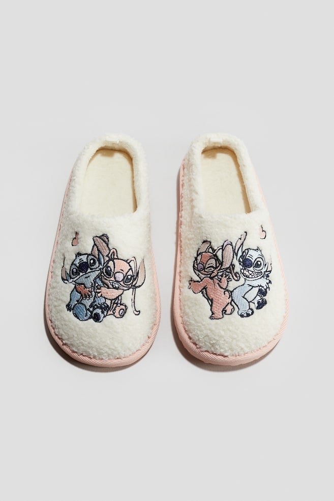 Embroidery-motif teddy slippers - White/Lilo & Stitch/Pale pink/Hello Kitty - 1