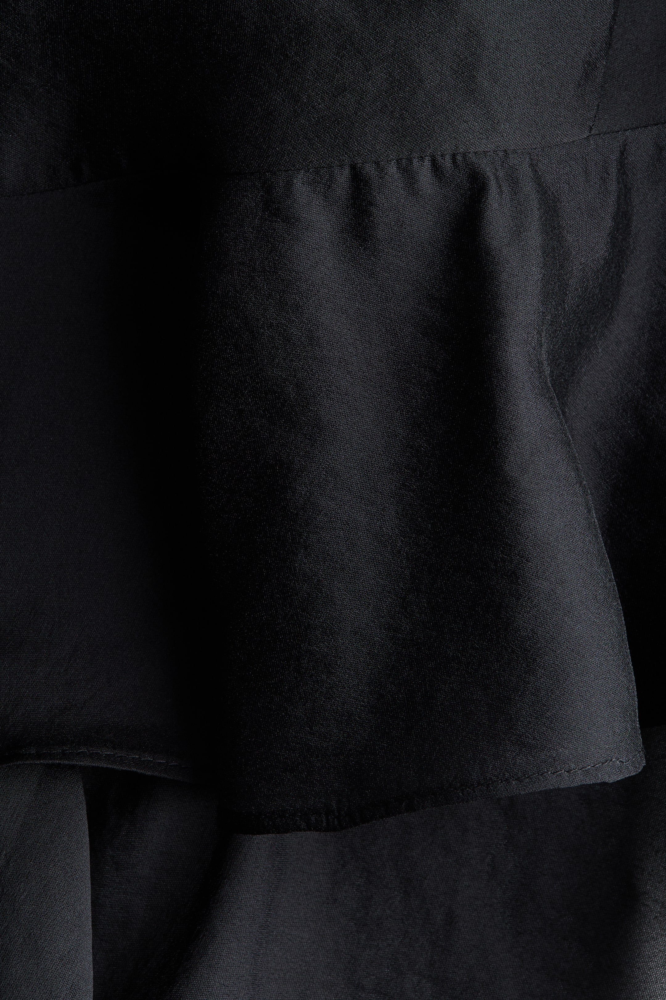 Visa större bild: Volangblus - Black - DAM | H&M SE 2