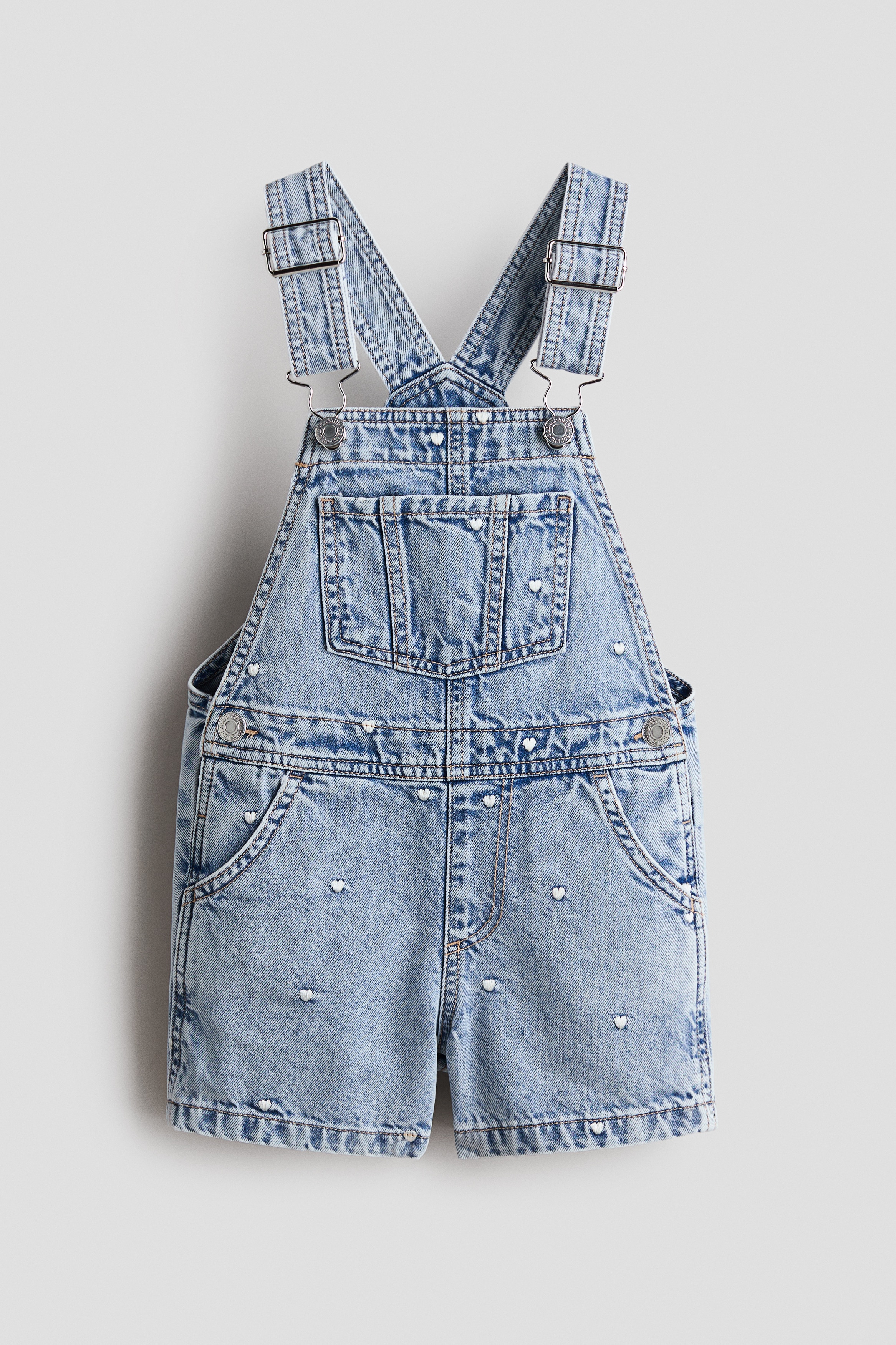 Embroidered denim dungaree shorts - Blu denim chiaro/cuori