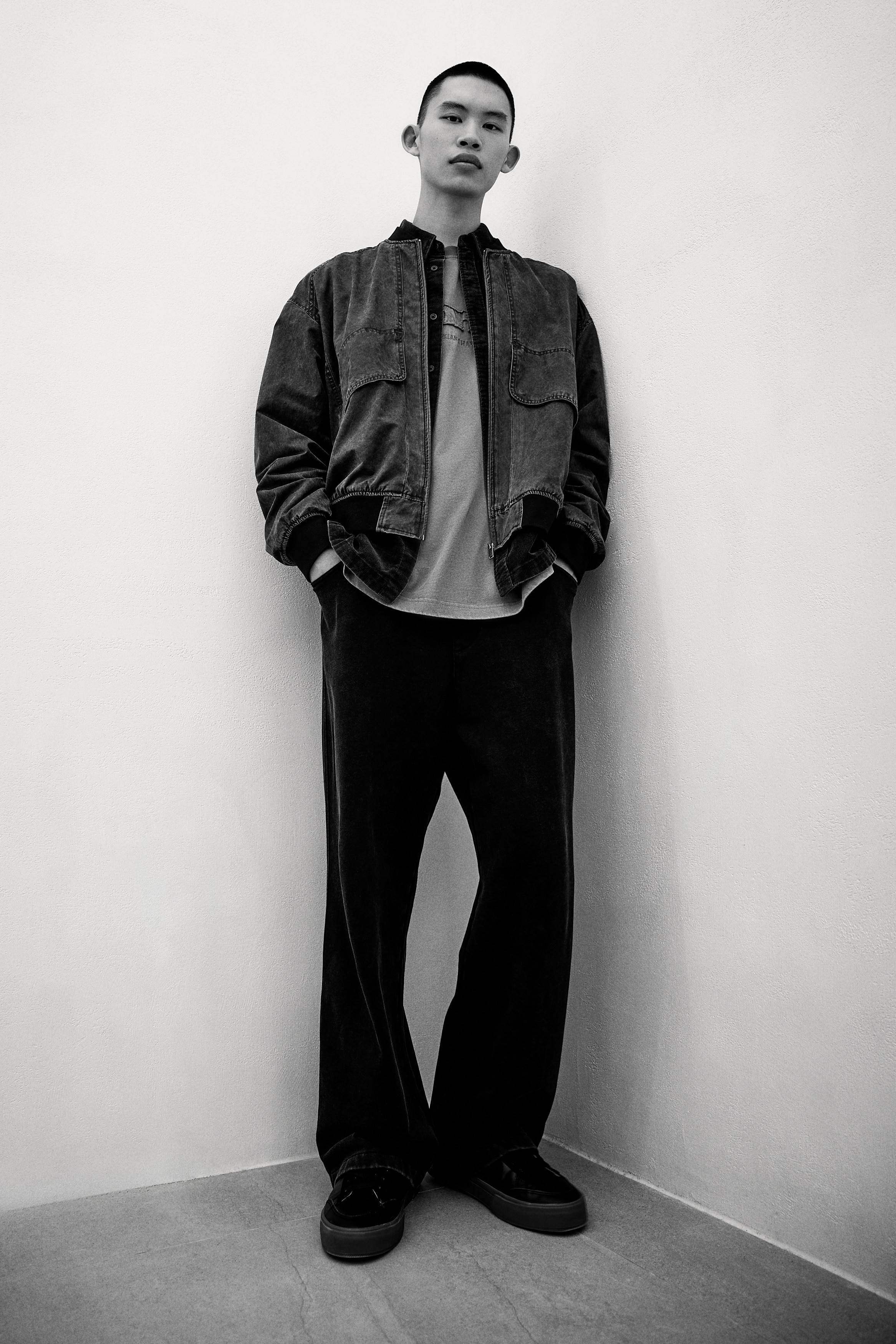ウォッシュドルックフライトジャケット - ブラック - Men | H&M JP