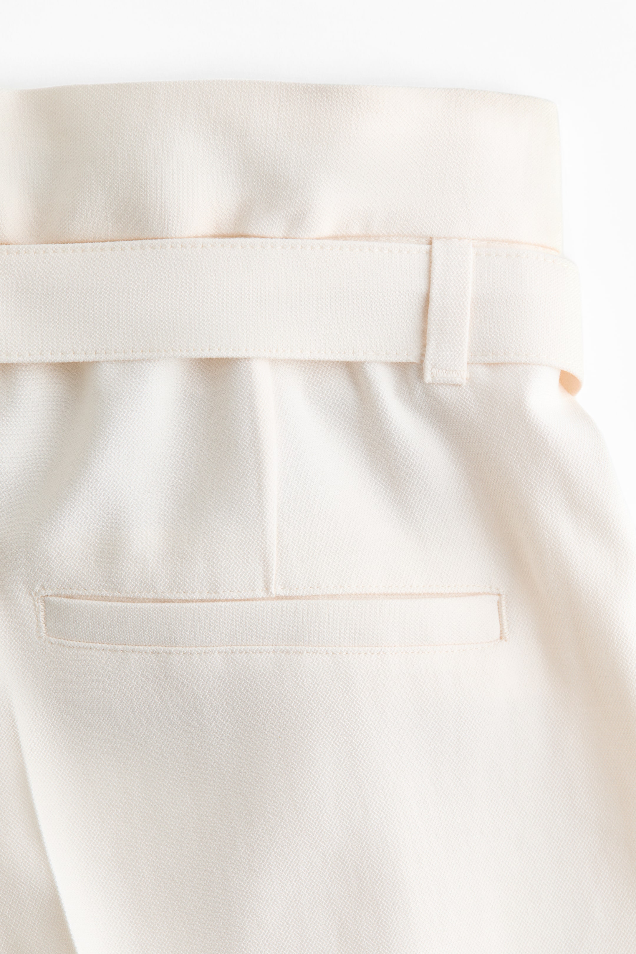 Short en viscose mélangée avec ceinture