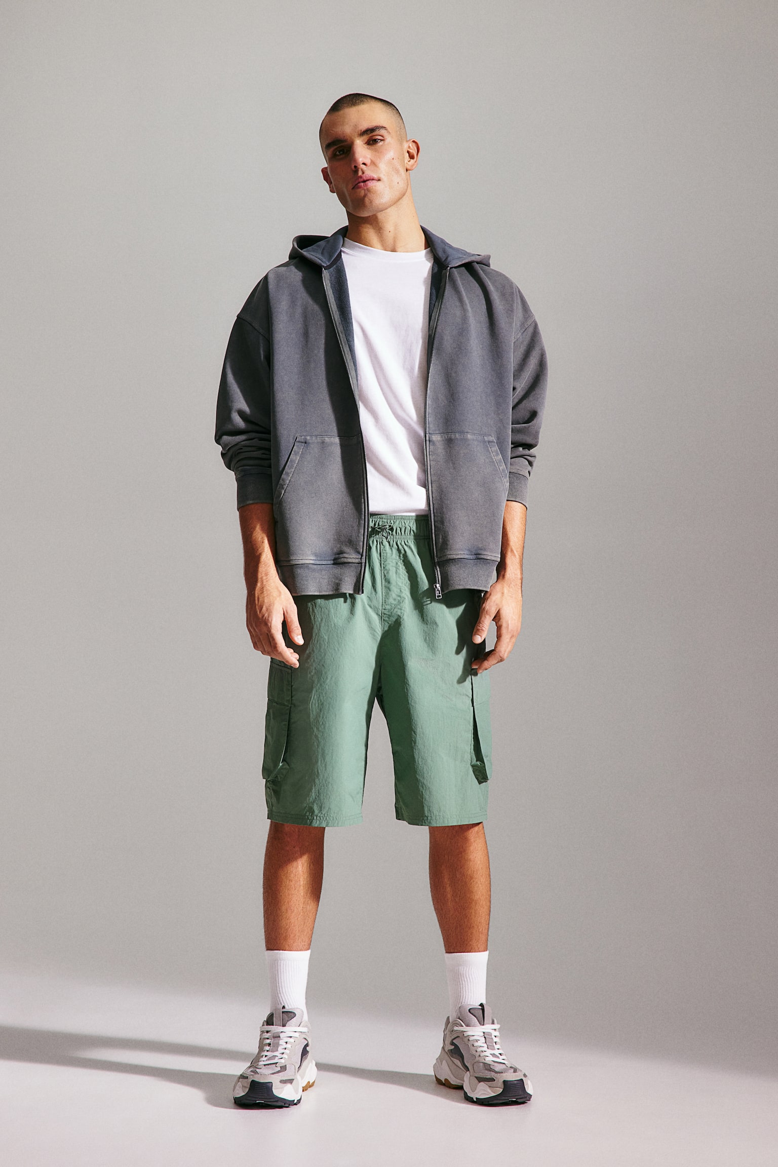 Long cargo sports shorts - Green/Black - 8