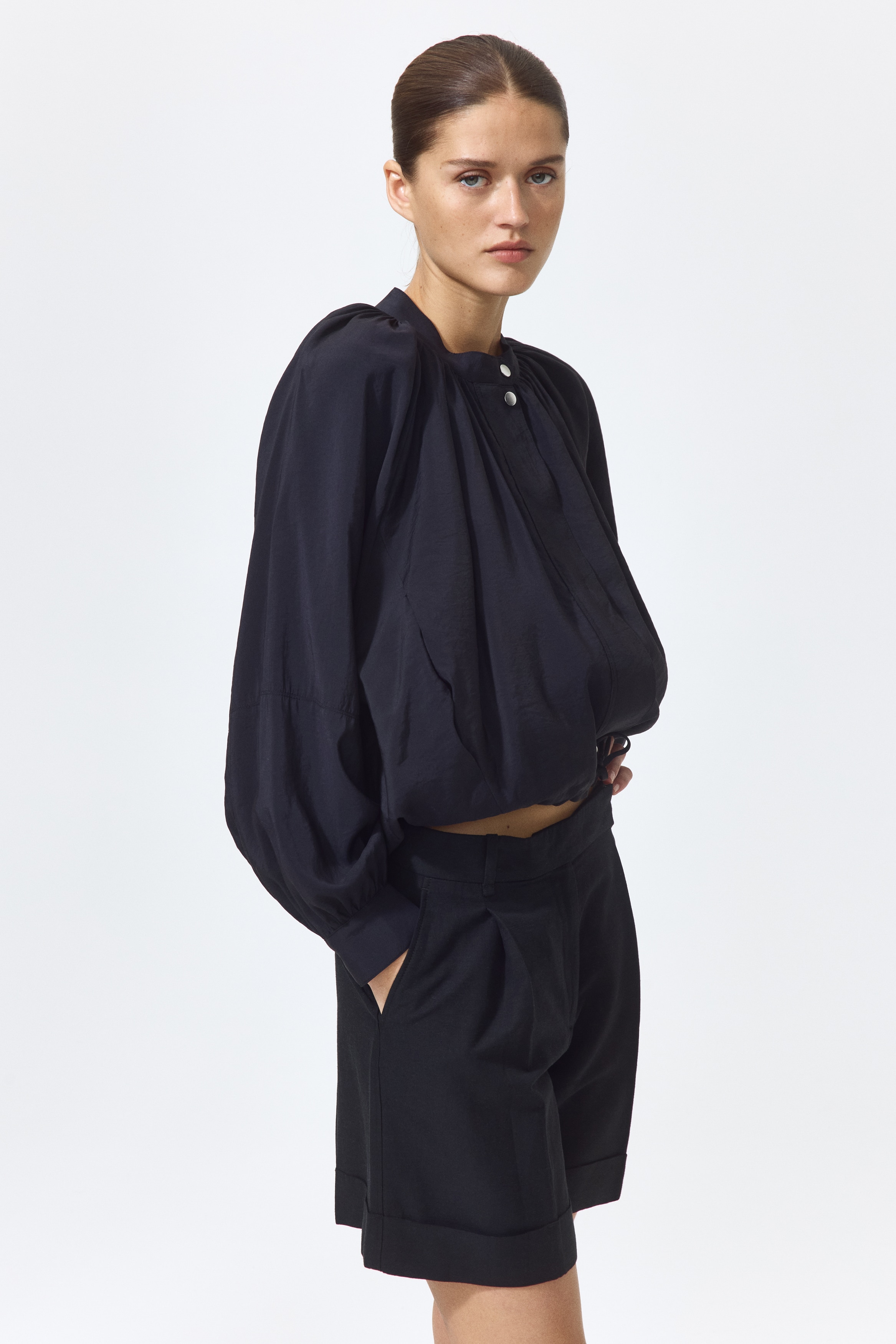 Dressade shorts i linmix-Svart