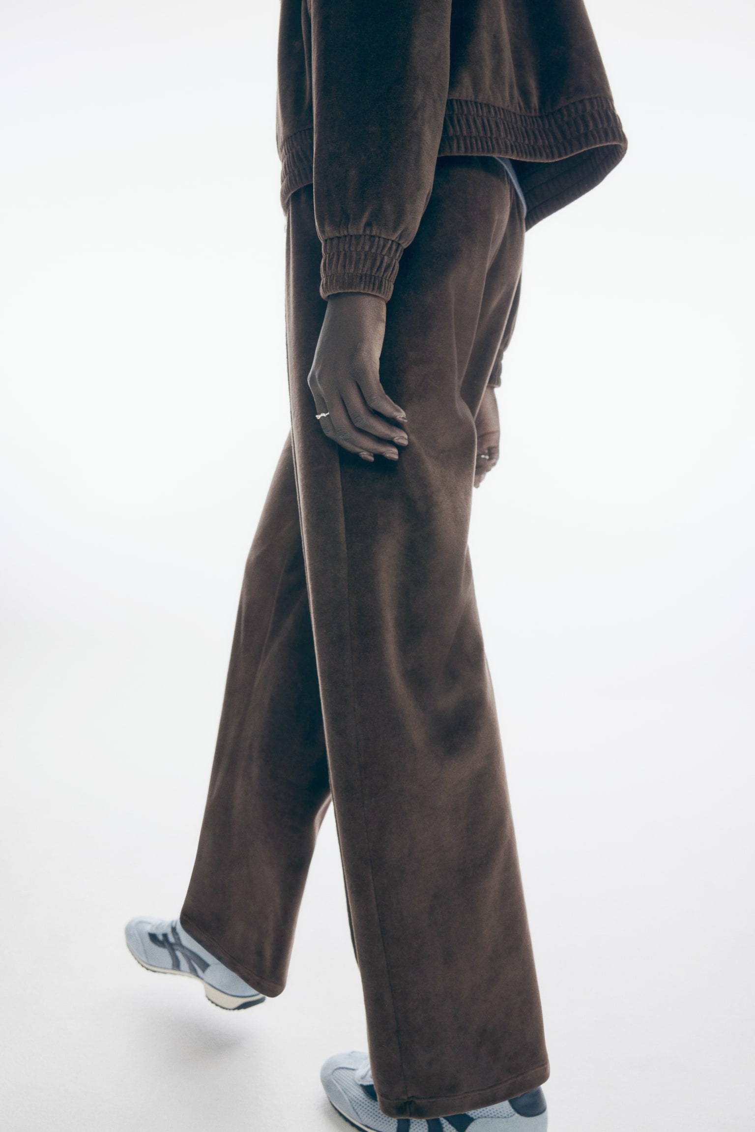Женские брюки H&M Wide-Leg Velour, цвет: Тёмный коричневый — фото 4