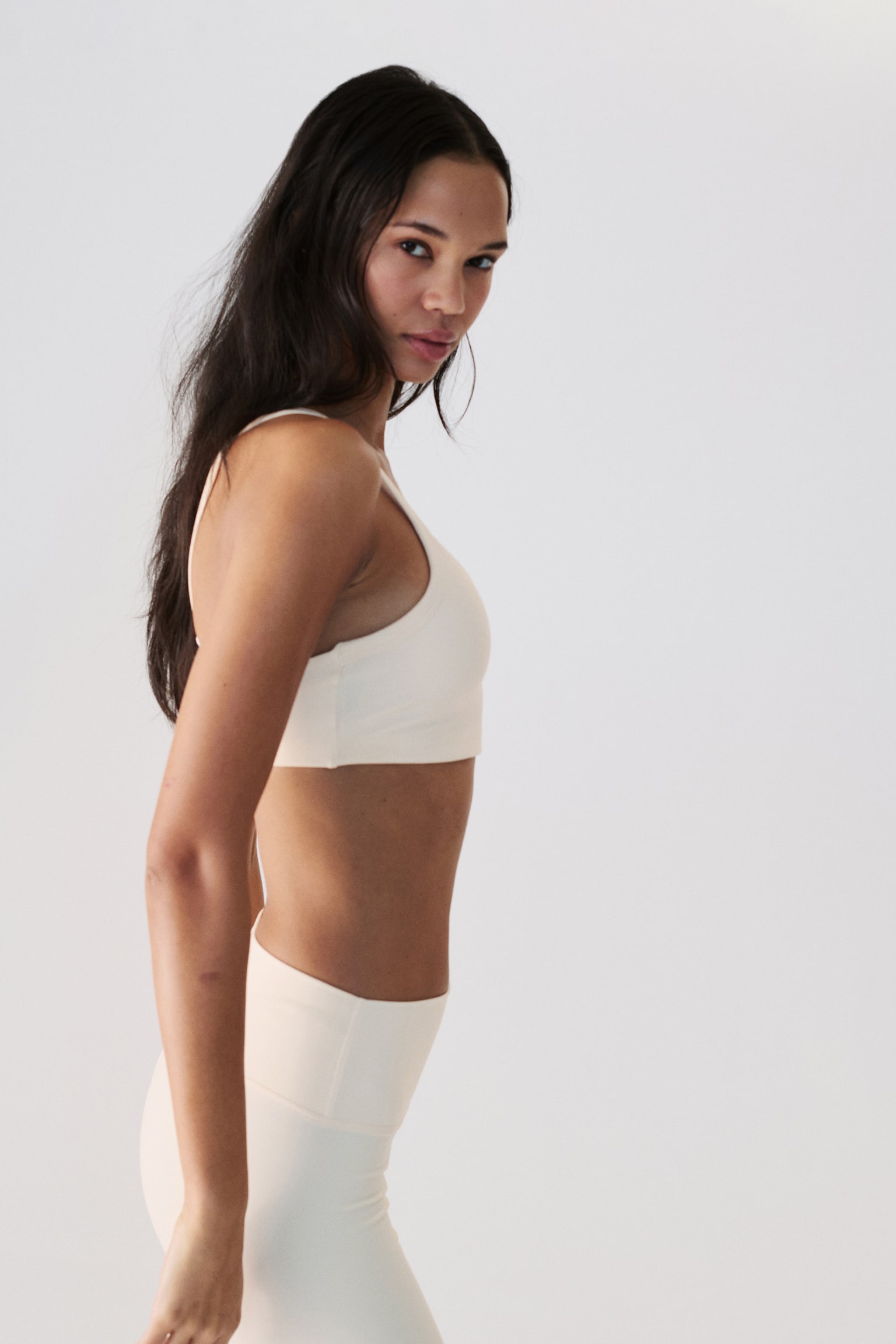 Top deportivo Medium Support con SoftMove™ - Chabacano claro/Rosa antiguo/Café cálido/Negro - 4